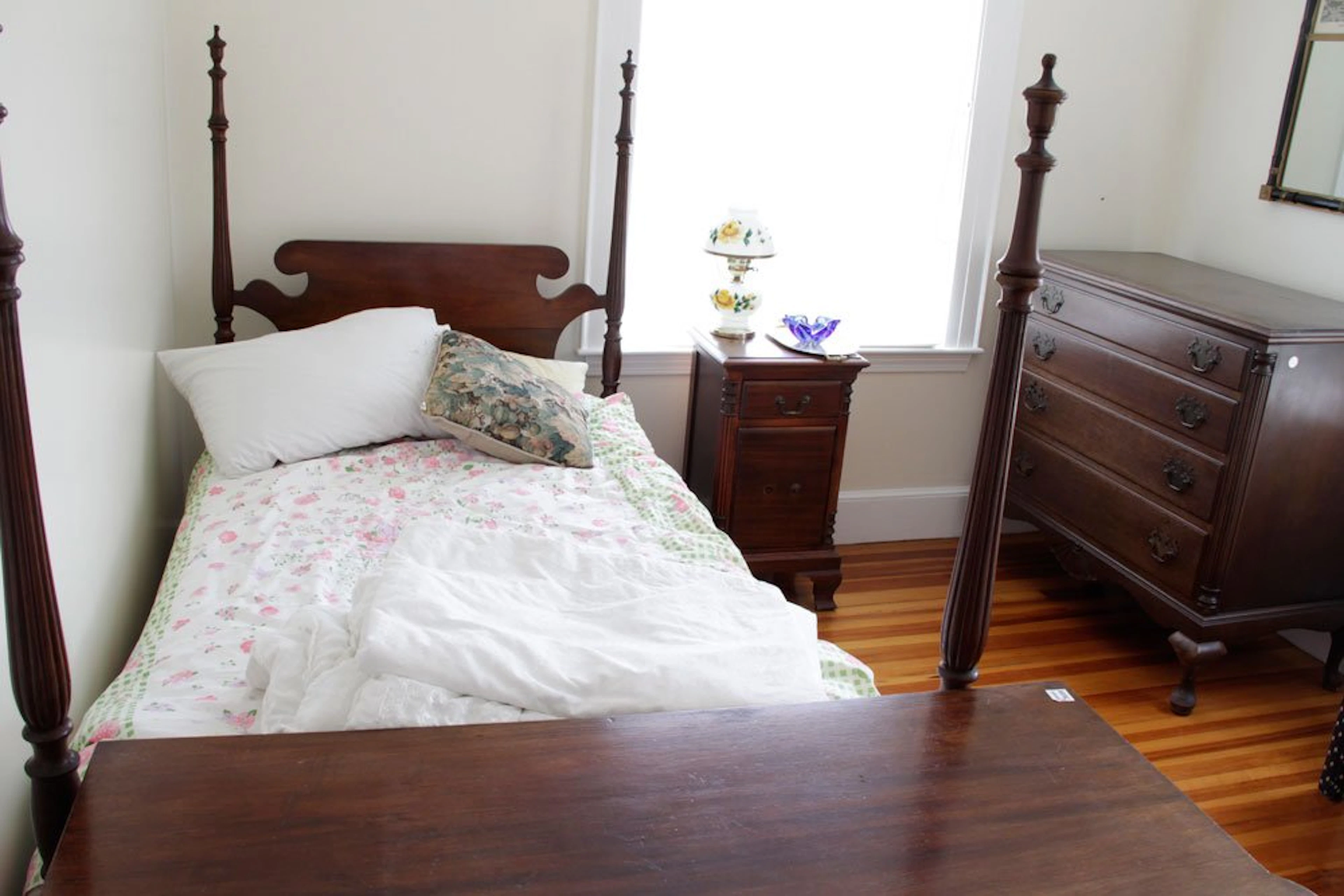 Federal Style Mahogany Bedroom Suite