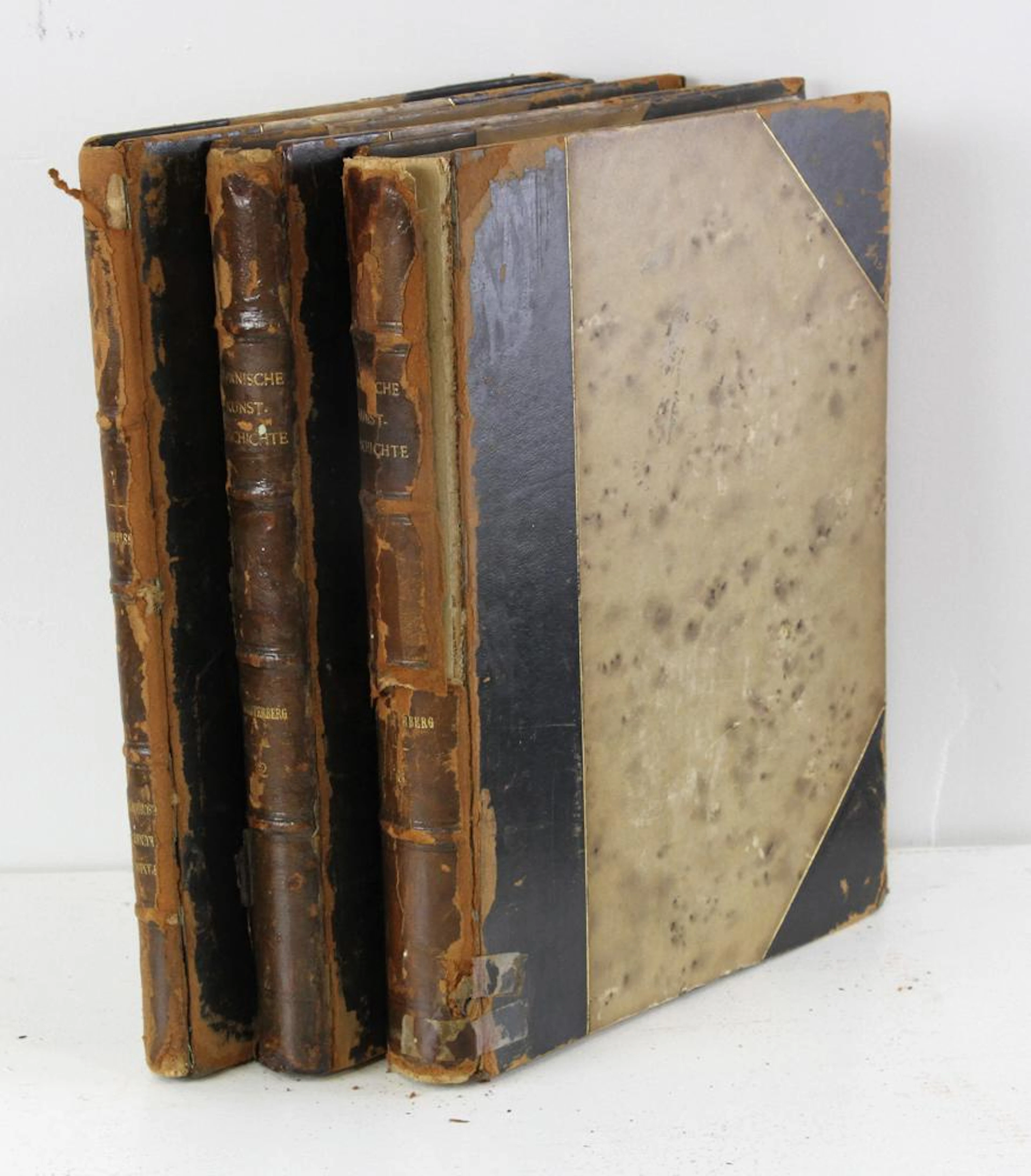 Japanische Kunst Geschichte, Three Volumes
