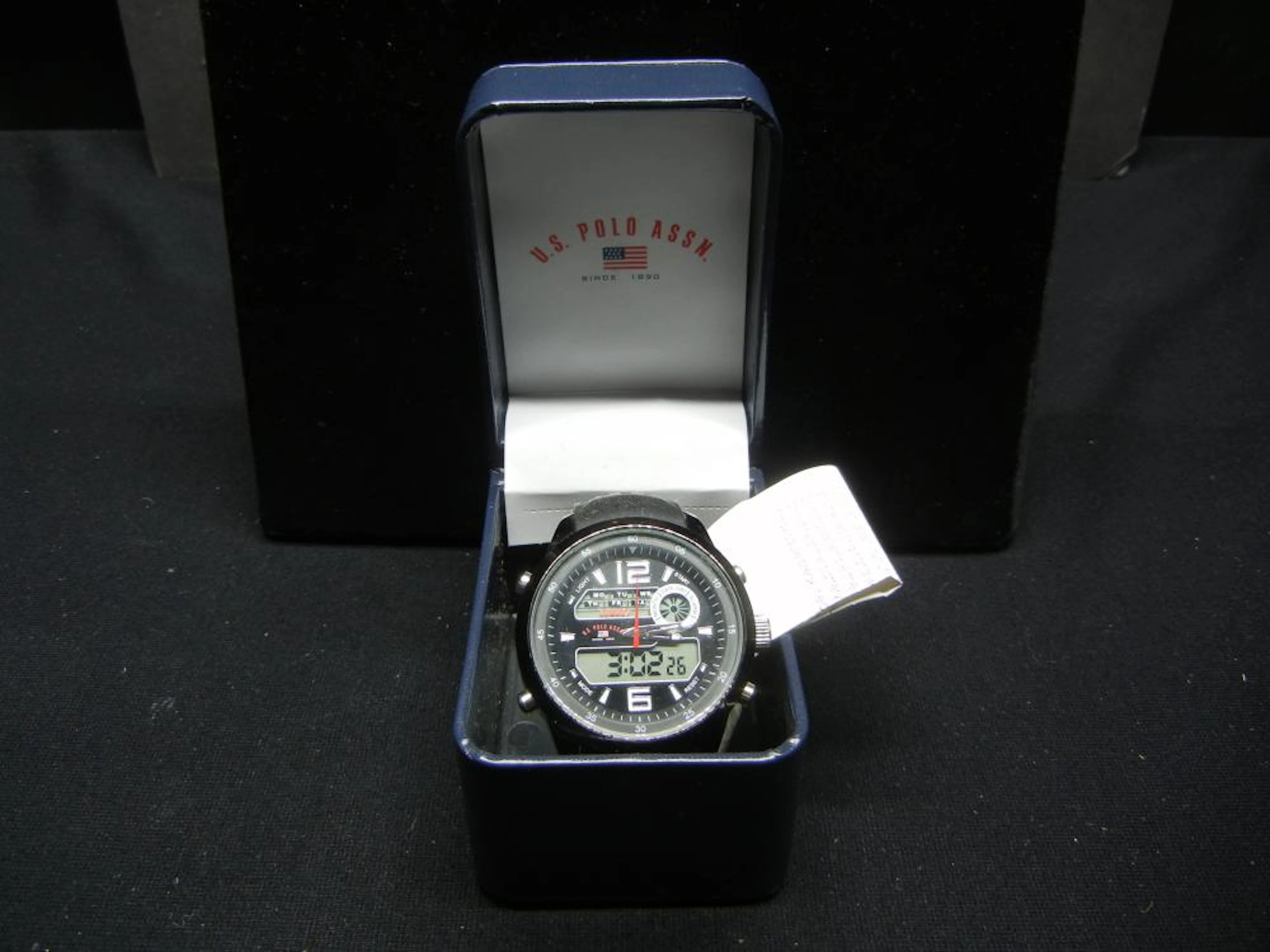 US POLO ASSN Giant Men's watch. NEW AND WORKS!