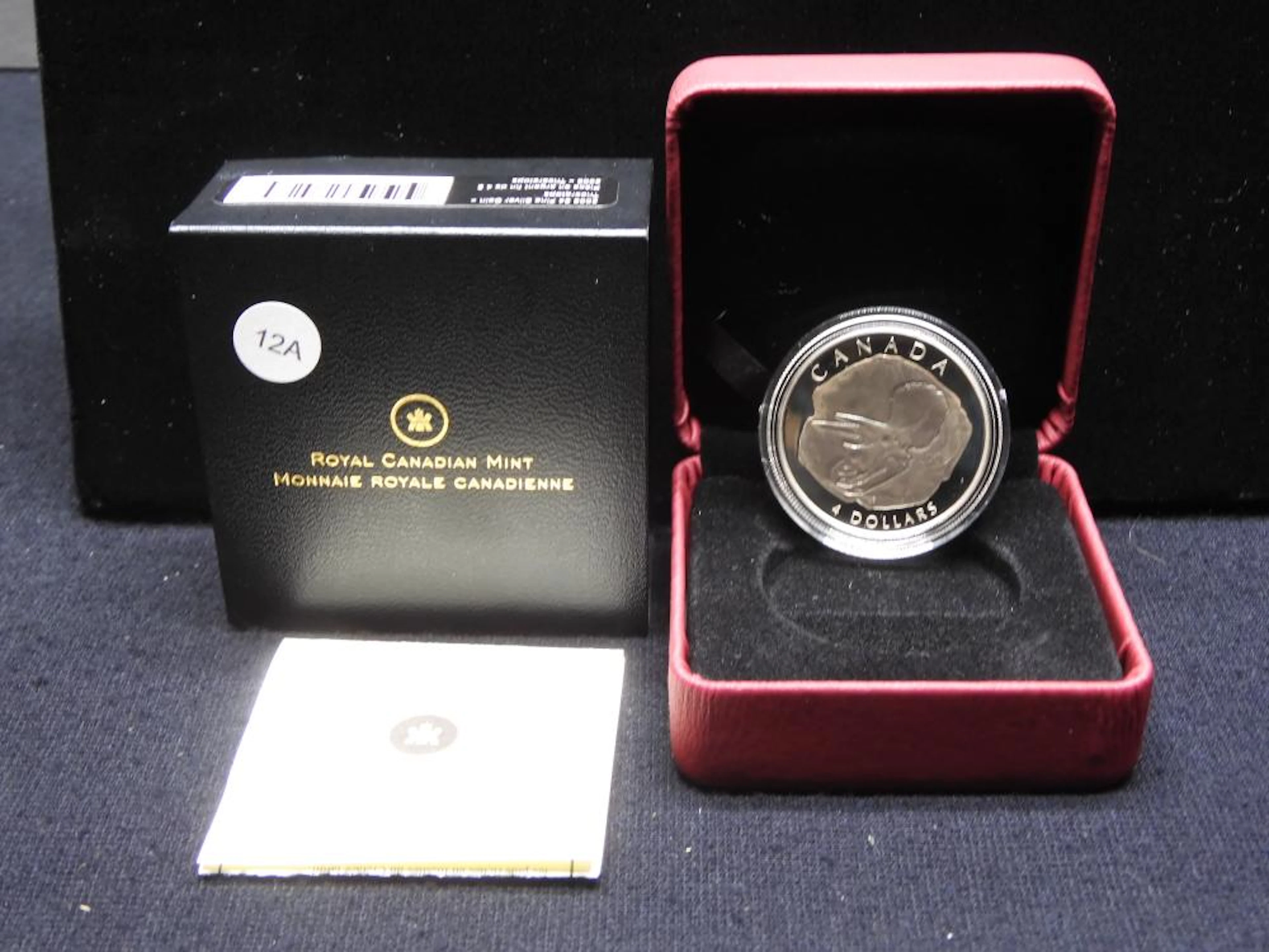 2008 Canada $4 .9999 silver coin dinosaur series depicting Triceratops
