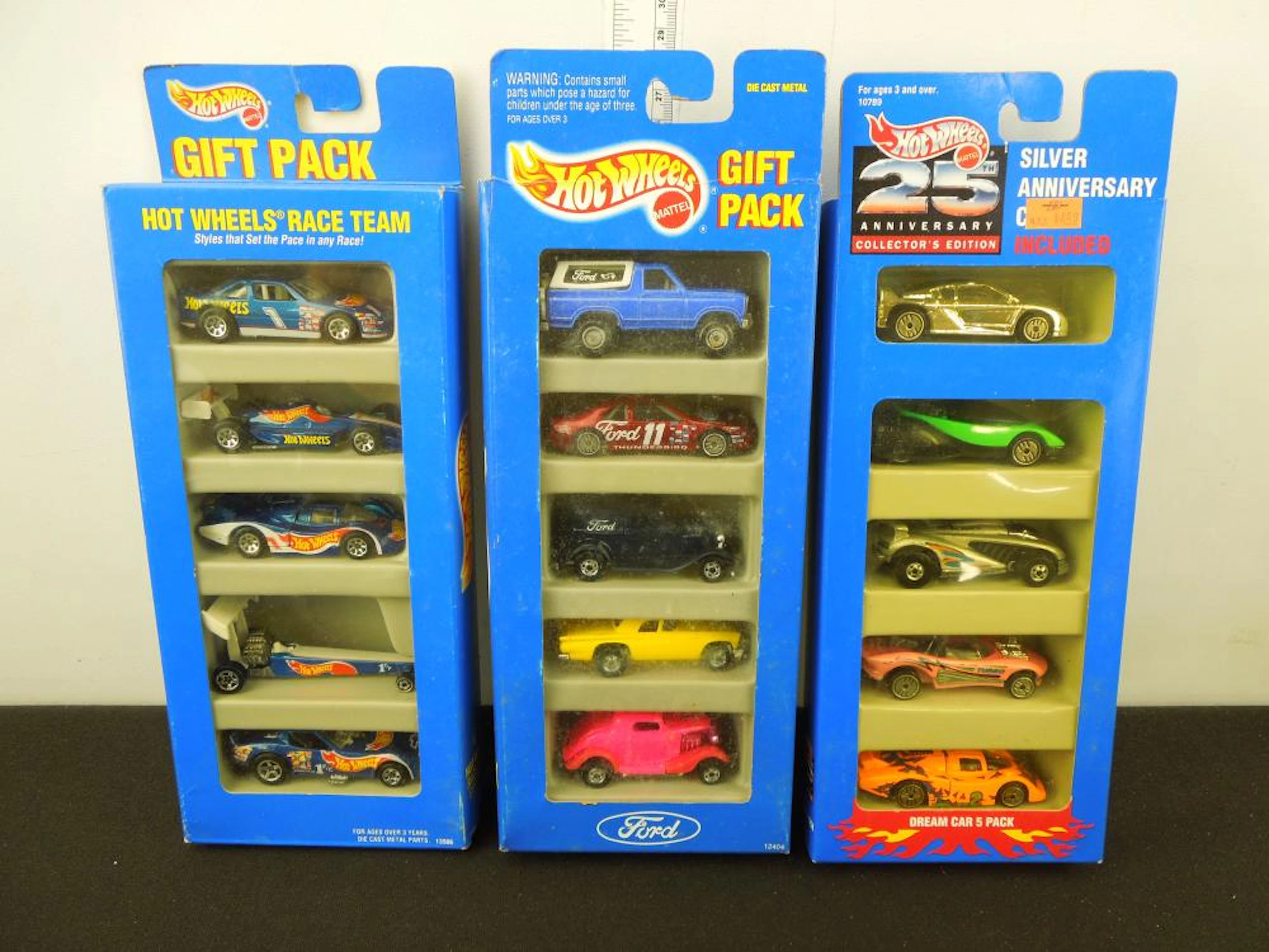 Lot of 3 5 Packs; Hot Wheels Race Team, Ford, & Dream Cars