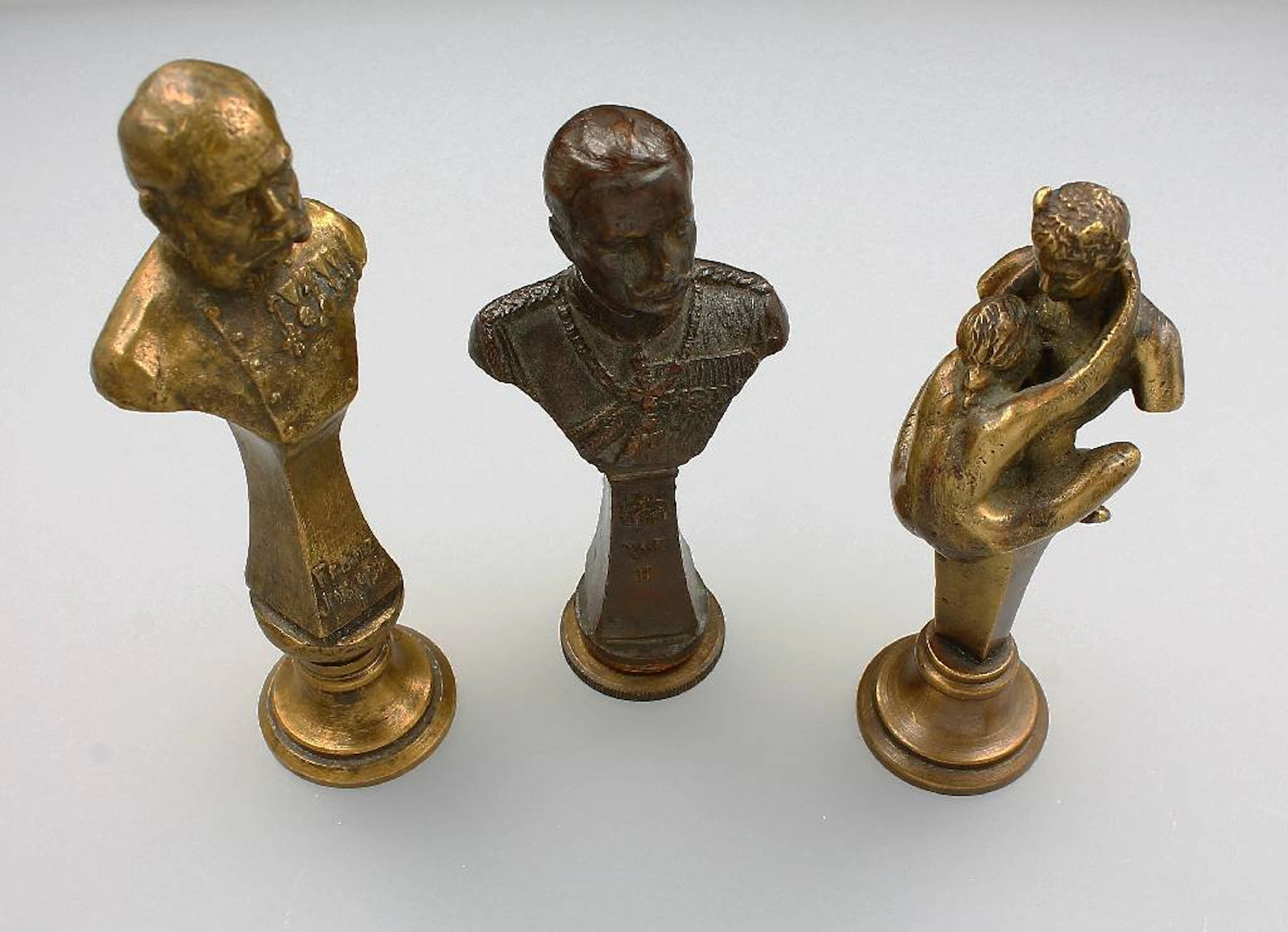 Lot 3 signets, 1 x Vienna bronze, erotica, approx.