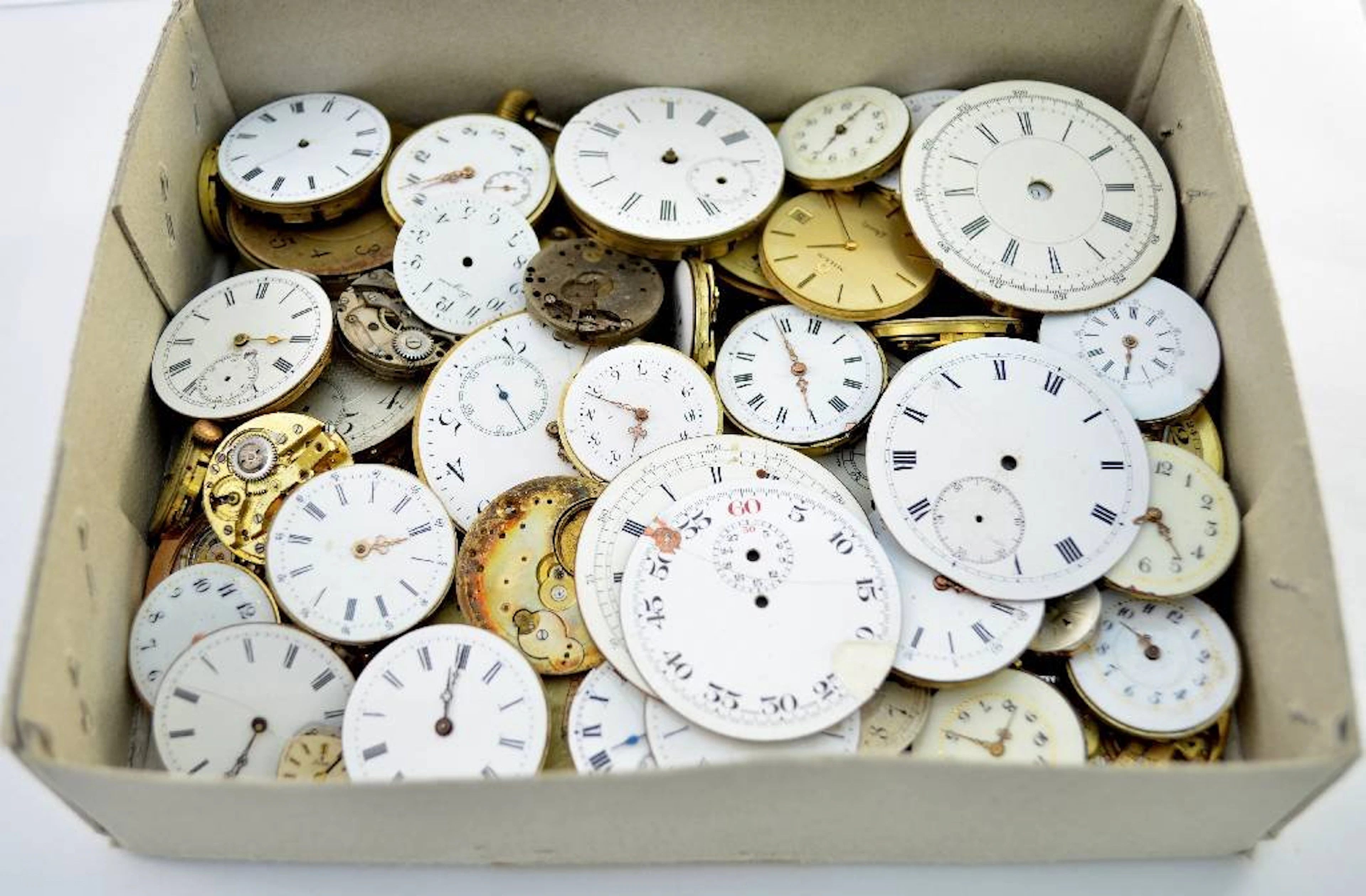 Set of 50 watch movements