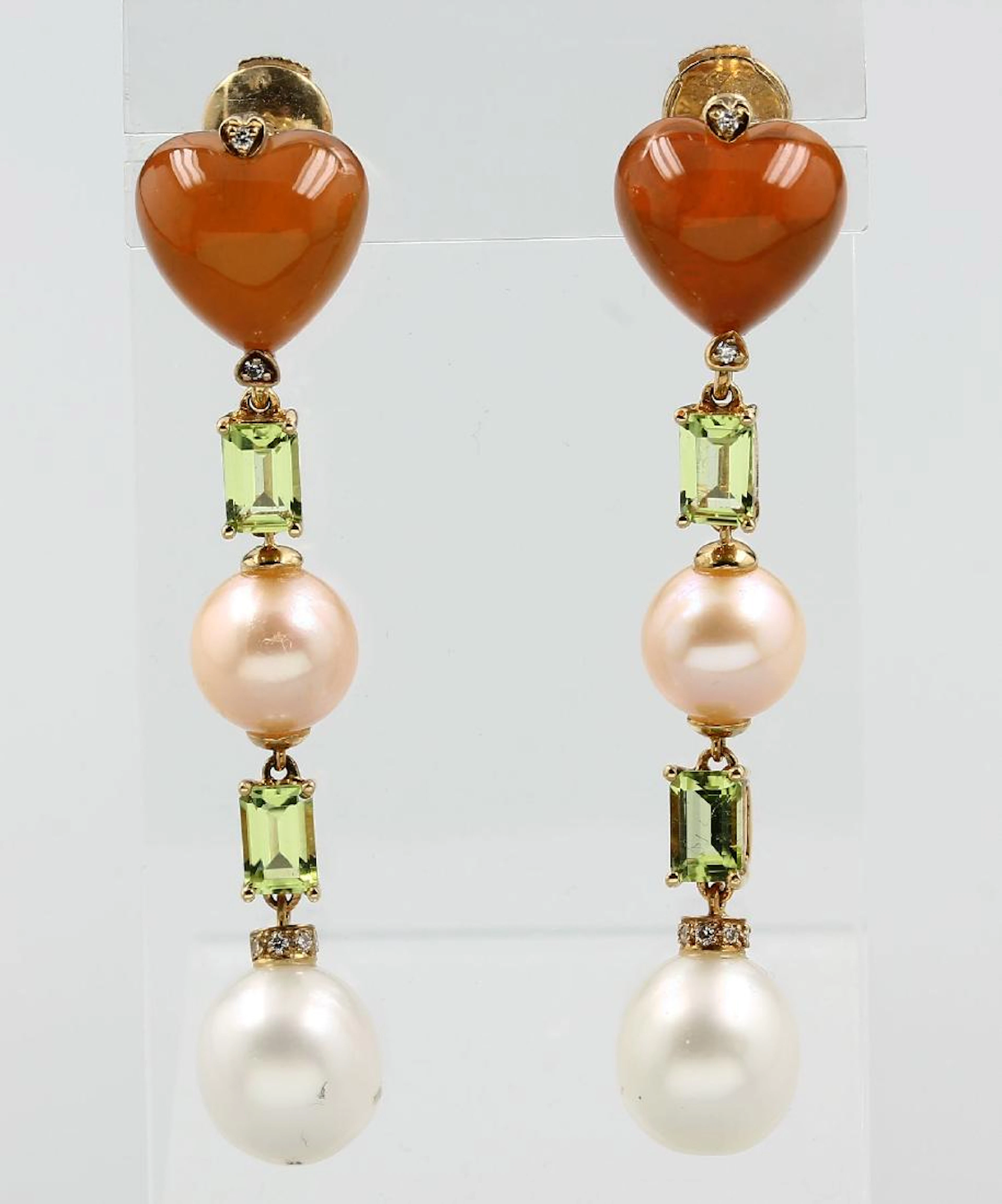 Pair of 18 kt gold earrings with fire opal, peridot and