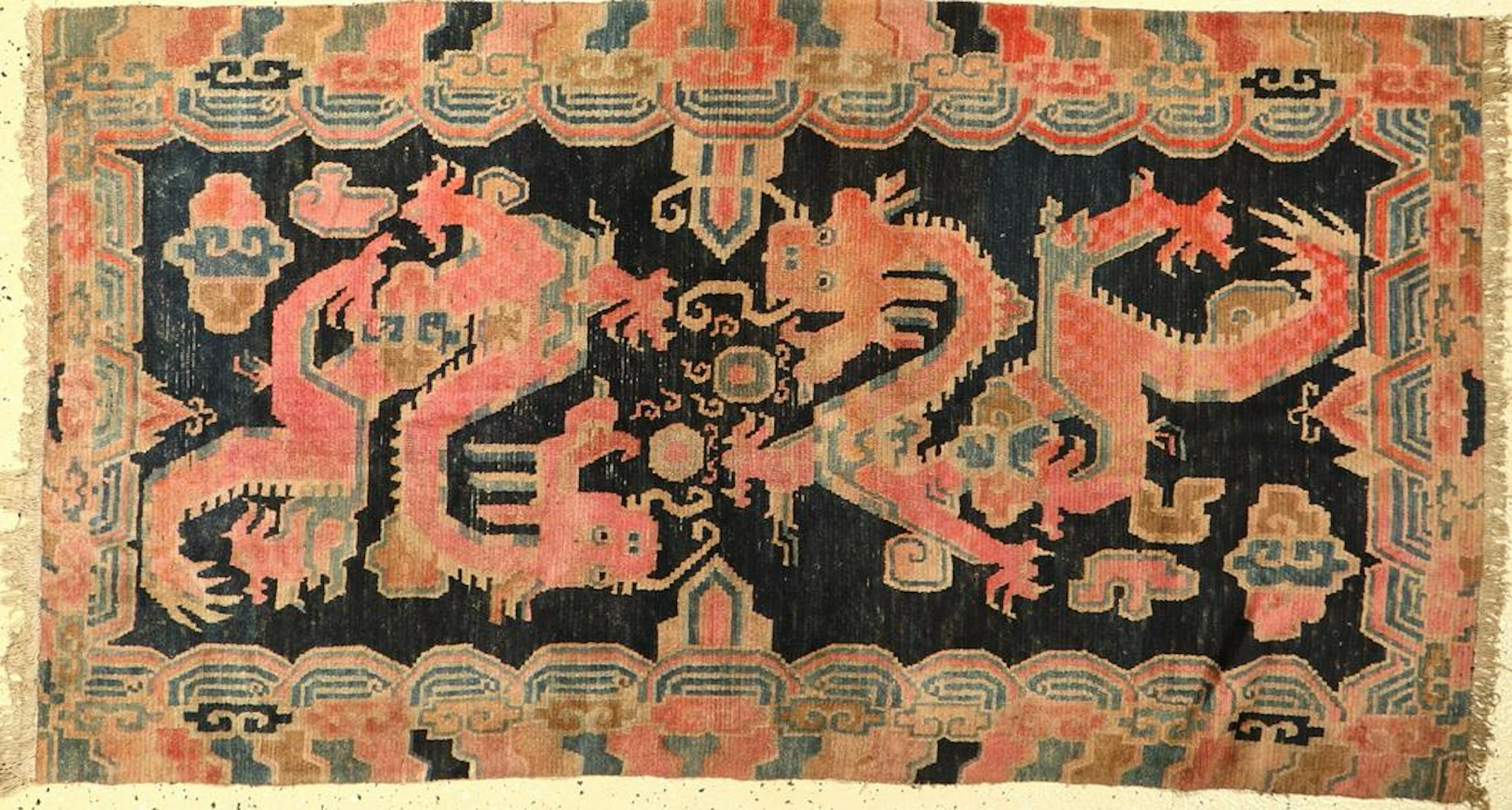 Khaden dragon carpet old, Tibet, around 1920, wool on