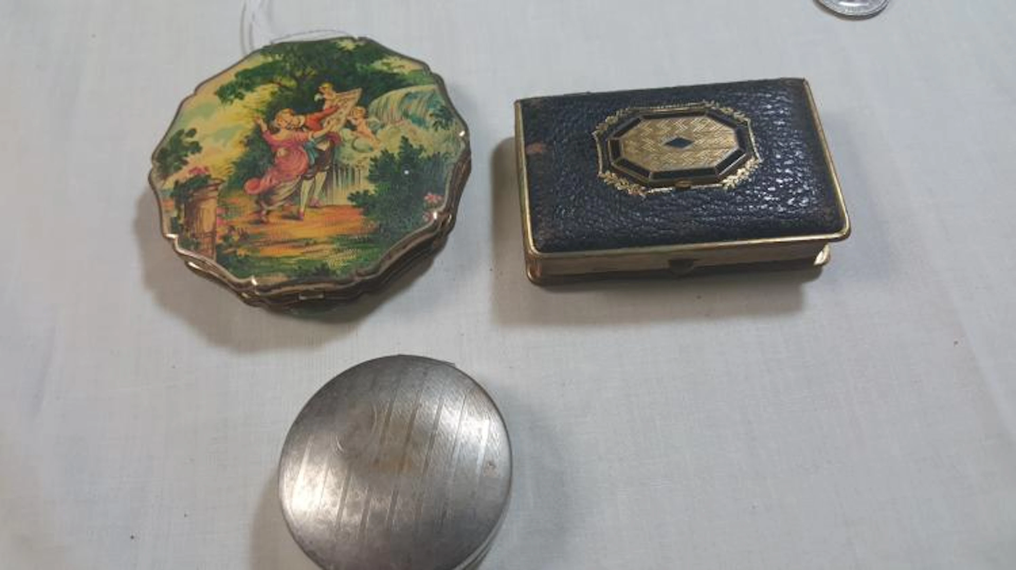 Lot of 3 unusual vintage ladies compacts