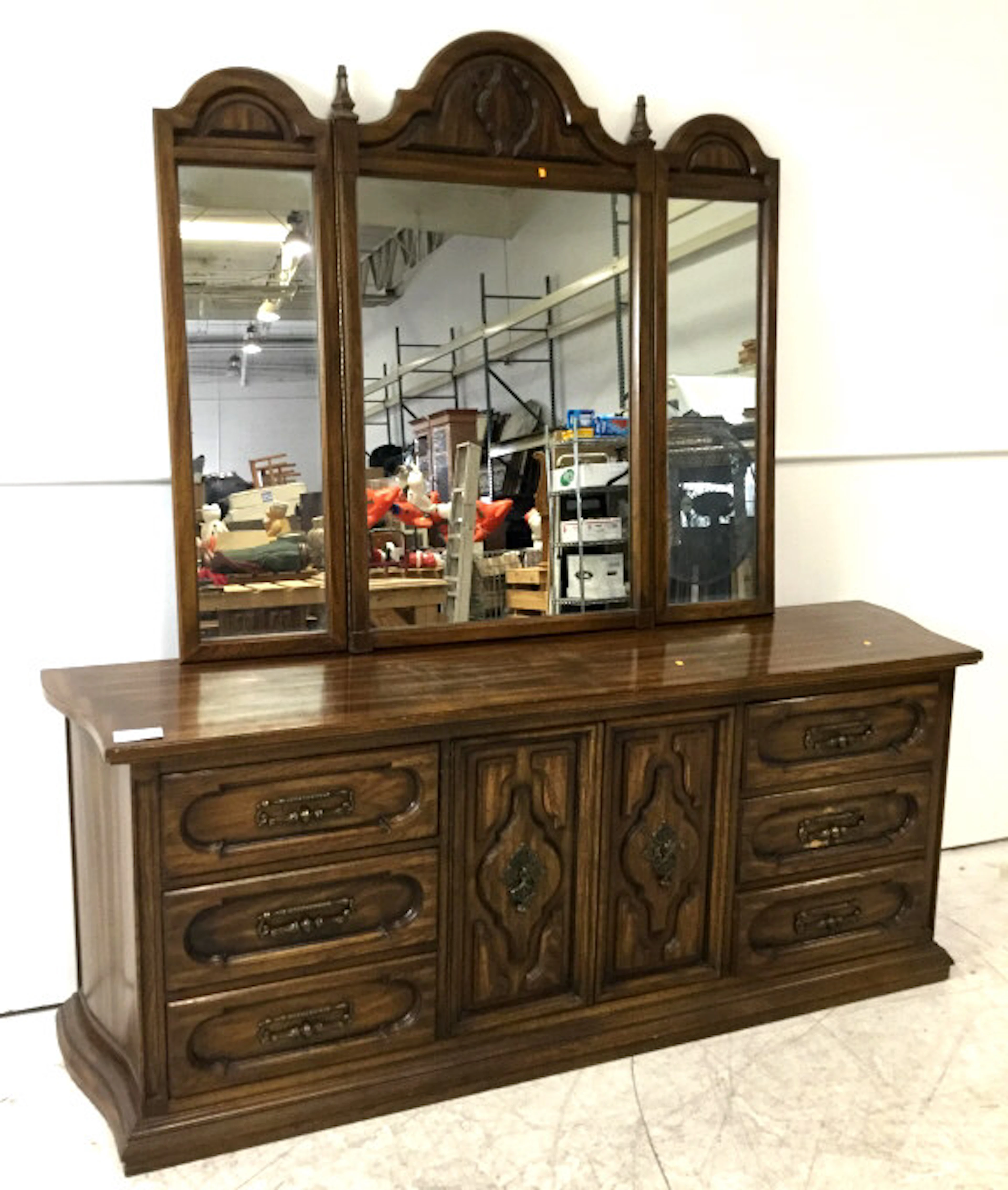 Mediterranean Style Triple Dresser, 3-panel Mirror
