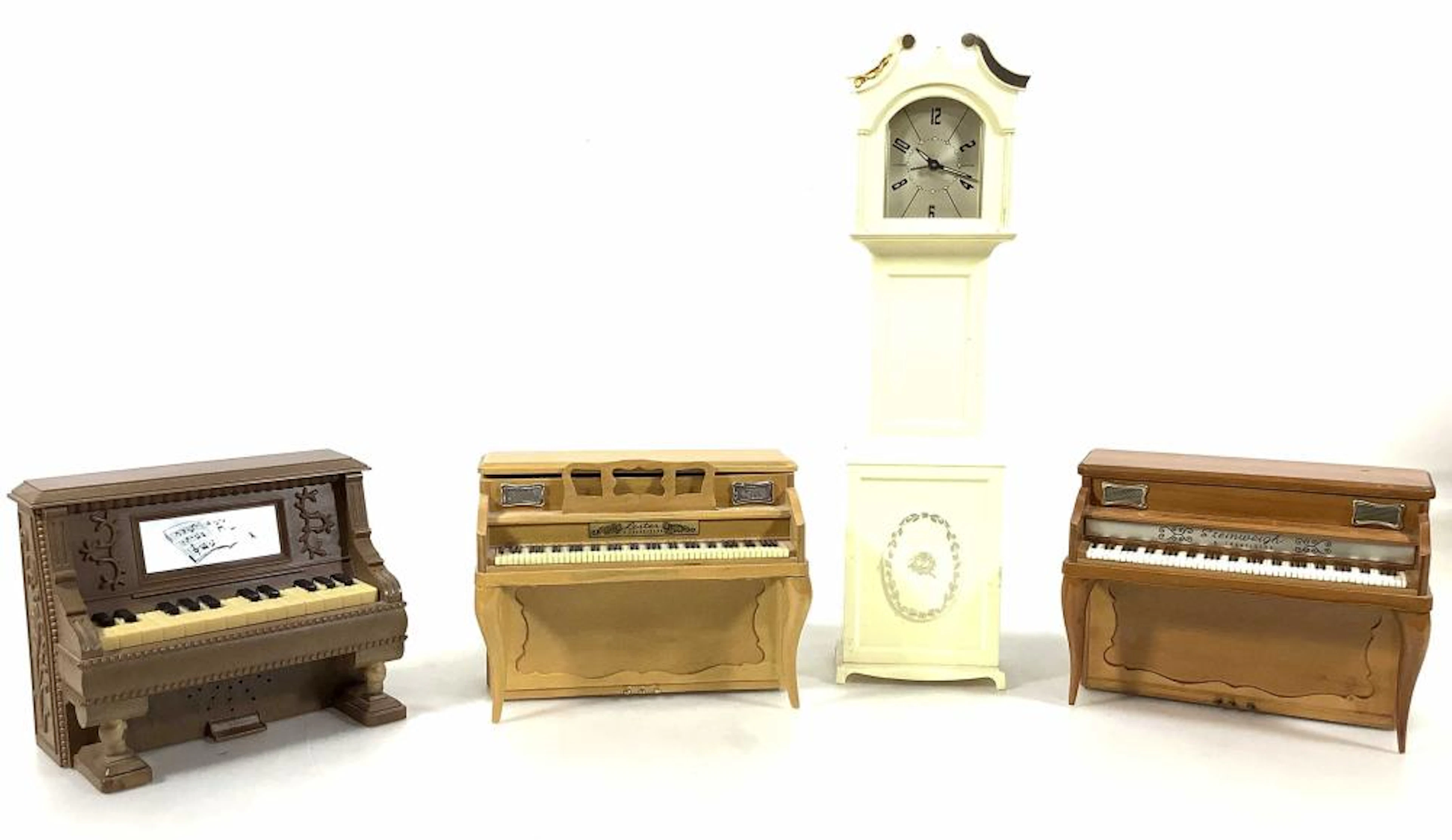 Vintage Novelty AM / FM Radios, Pianos