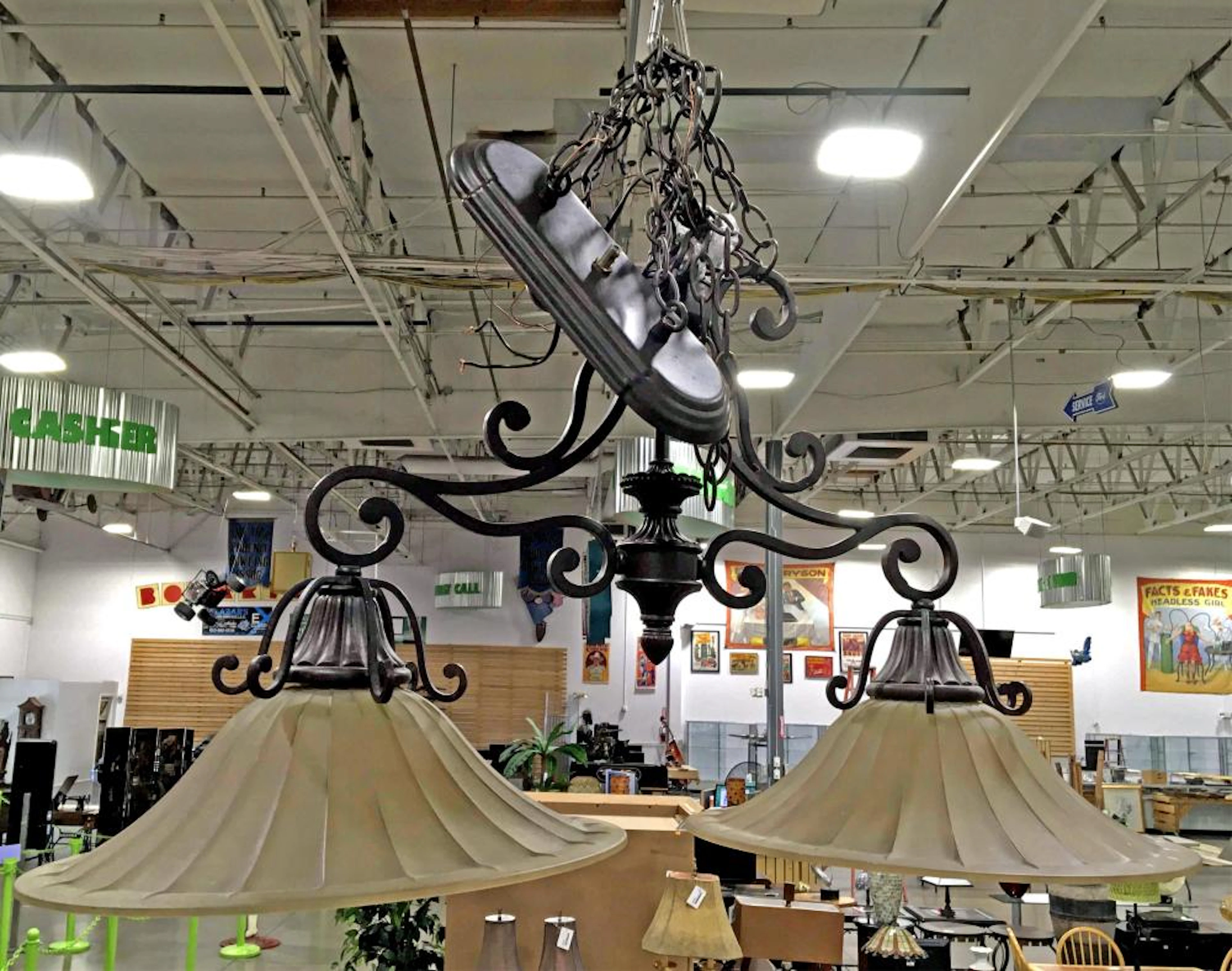 Traditional Iron Scroll 2-light Chandelier