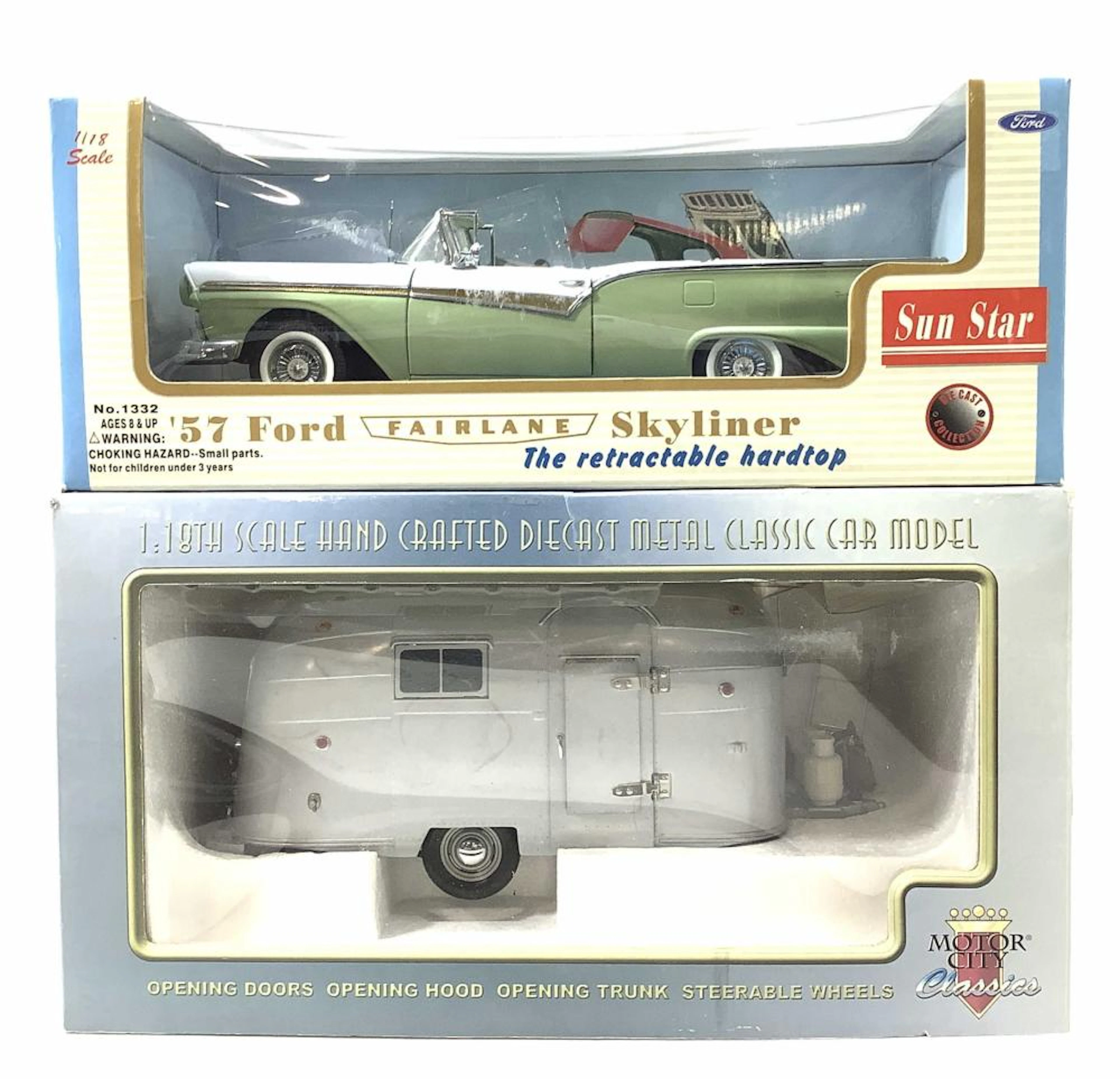 (2pc) 1:18 Motor City Classics Airstream Trailer