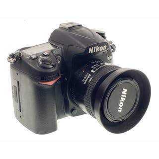 ikon D7000 DSLR Camera, Accessories & Bag