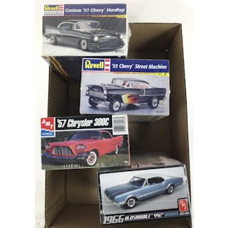 (4) 1:24 & 1:25 Scale Model Car Kits