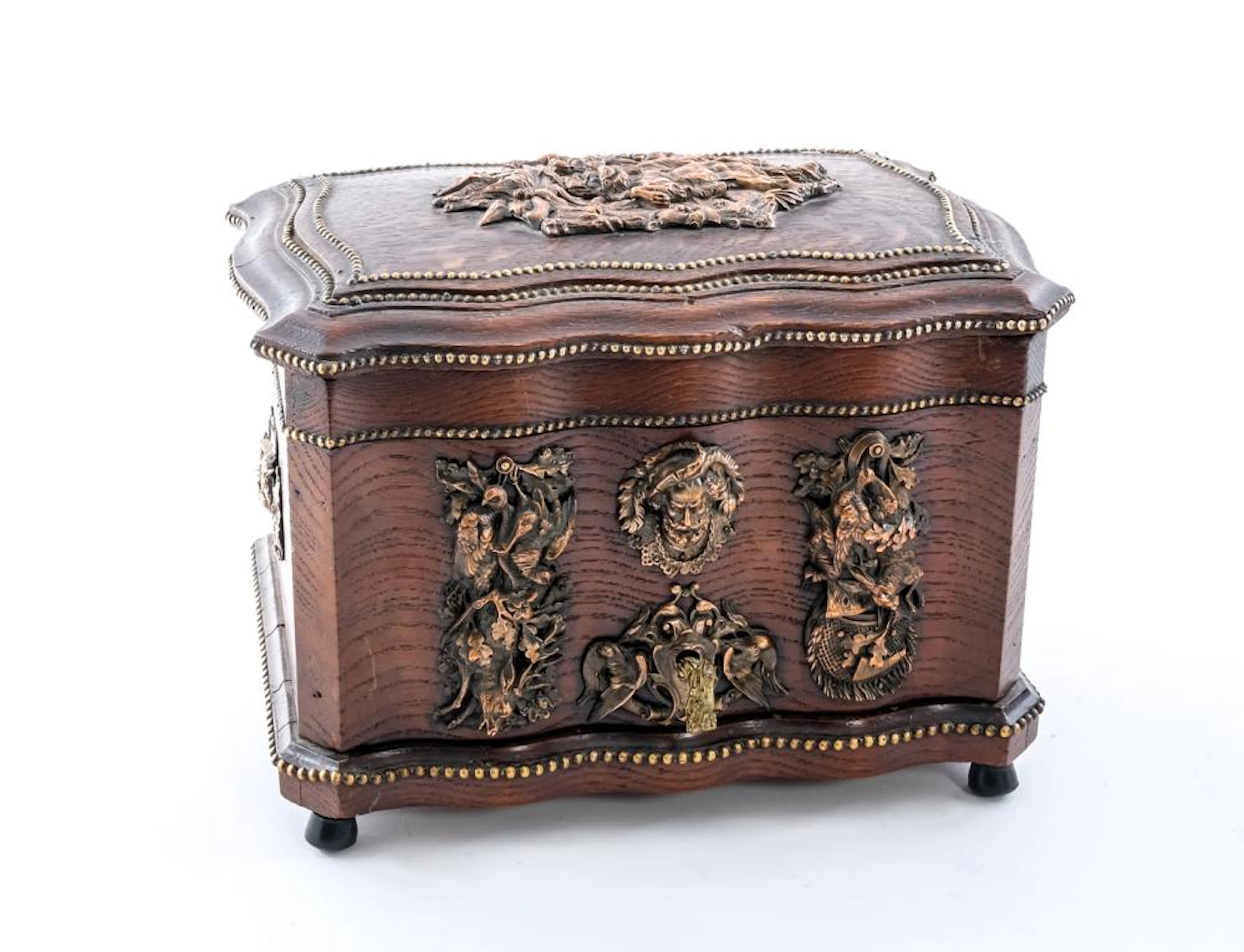 Vintage Wooden Cigar Humidor - Hunting