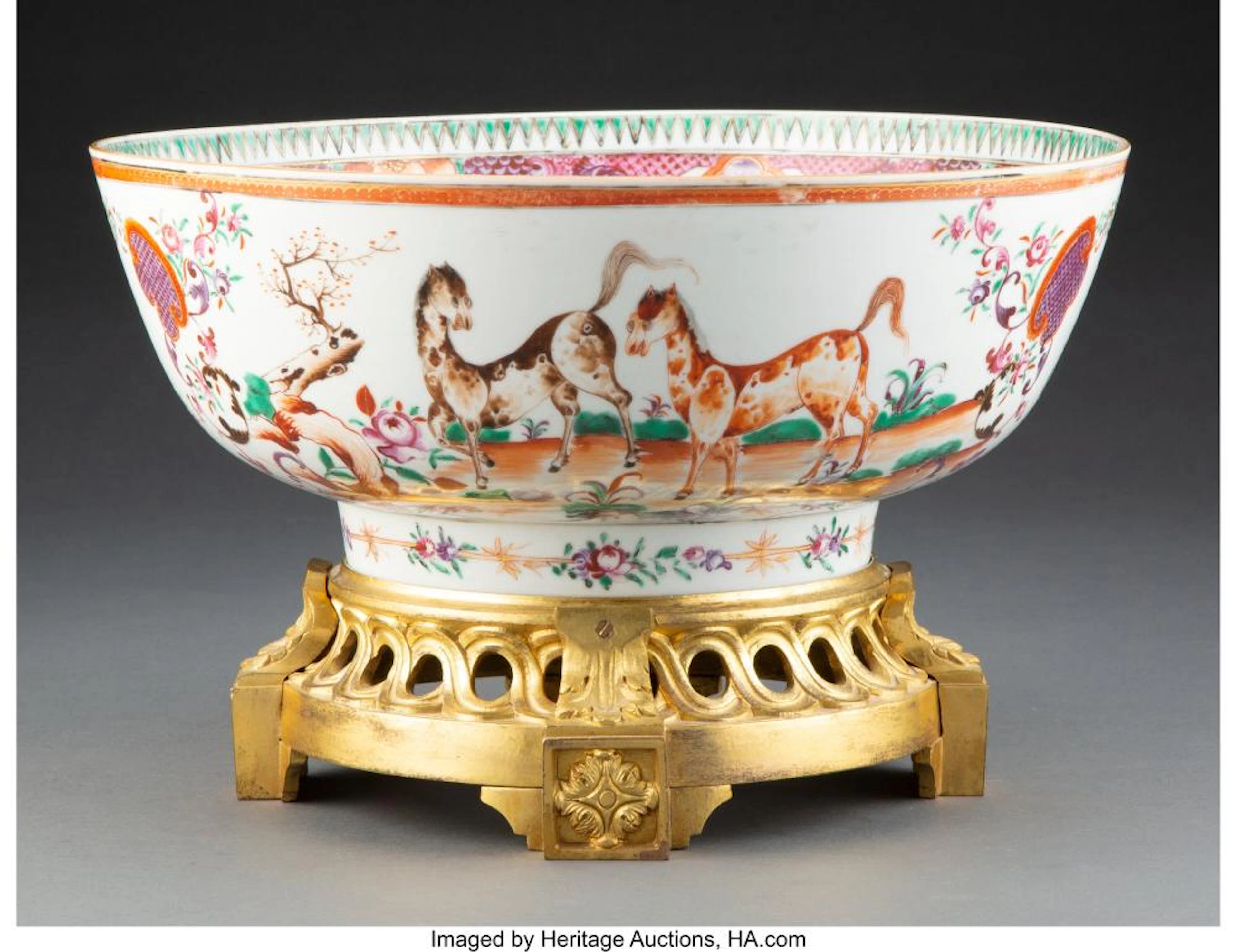 A Chinese Export Porcelain Punch Bowl 4-5/8 x 11-1/4 inches (11.7 x 28.6 cm) o