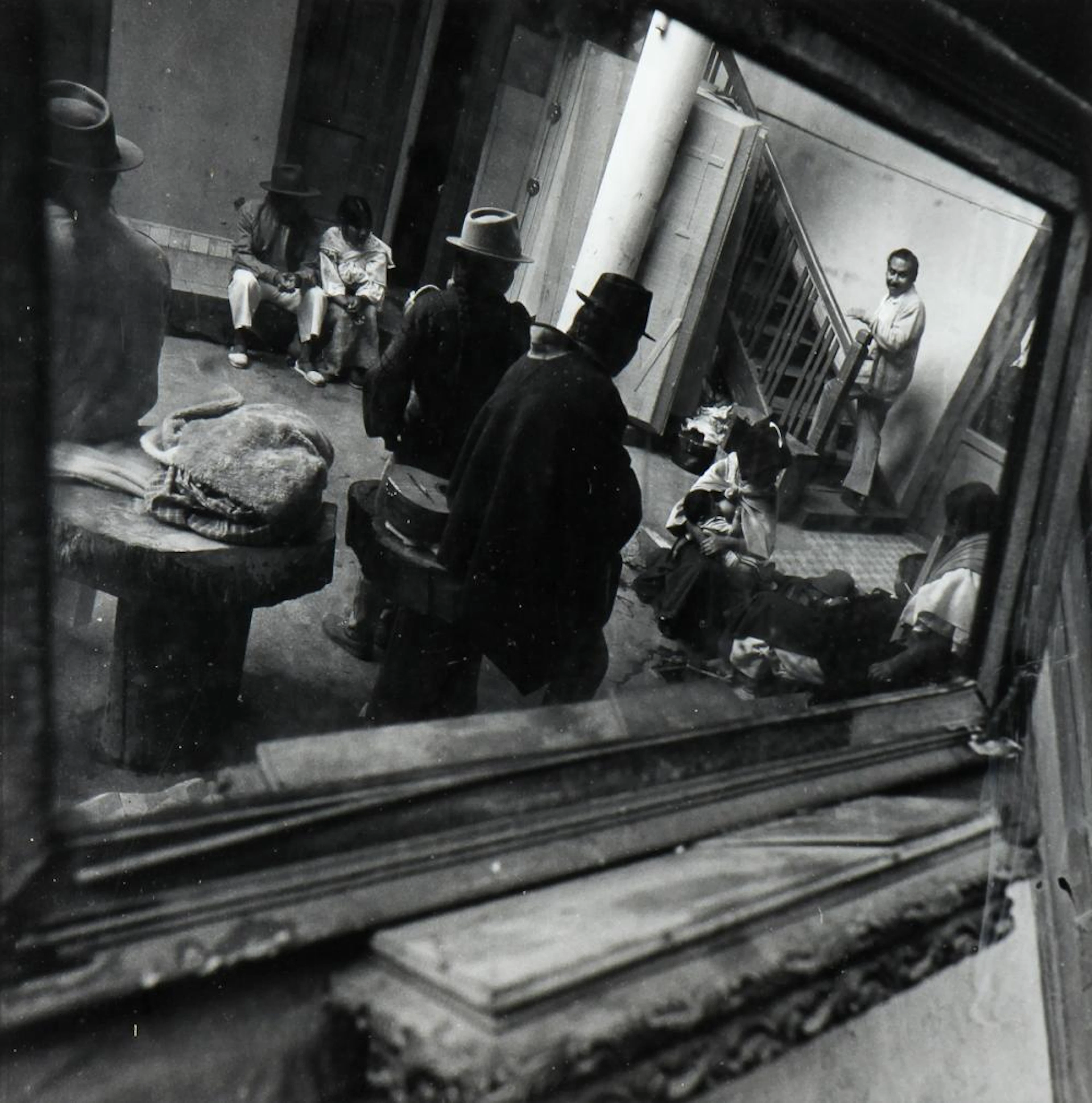Mario Algaze (b. 1947) Espejo Barroco