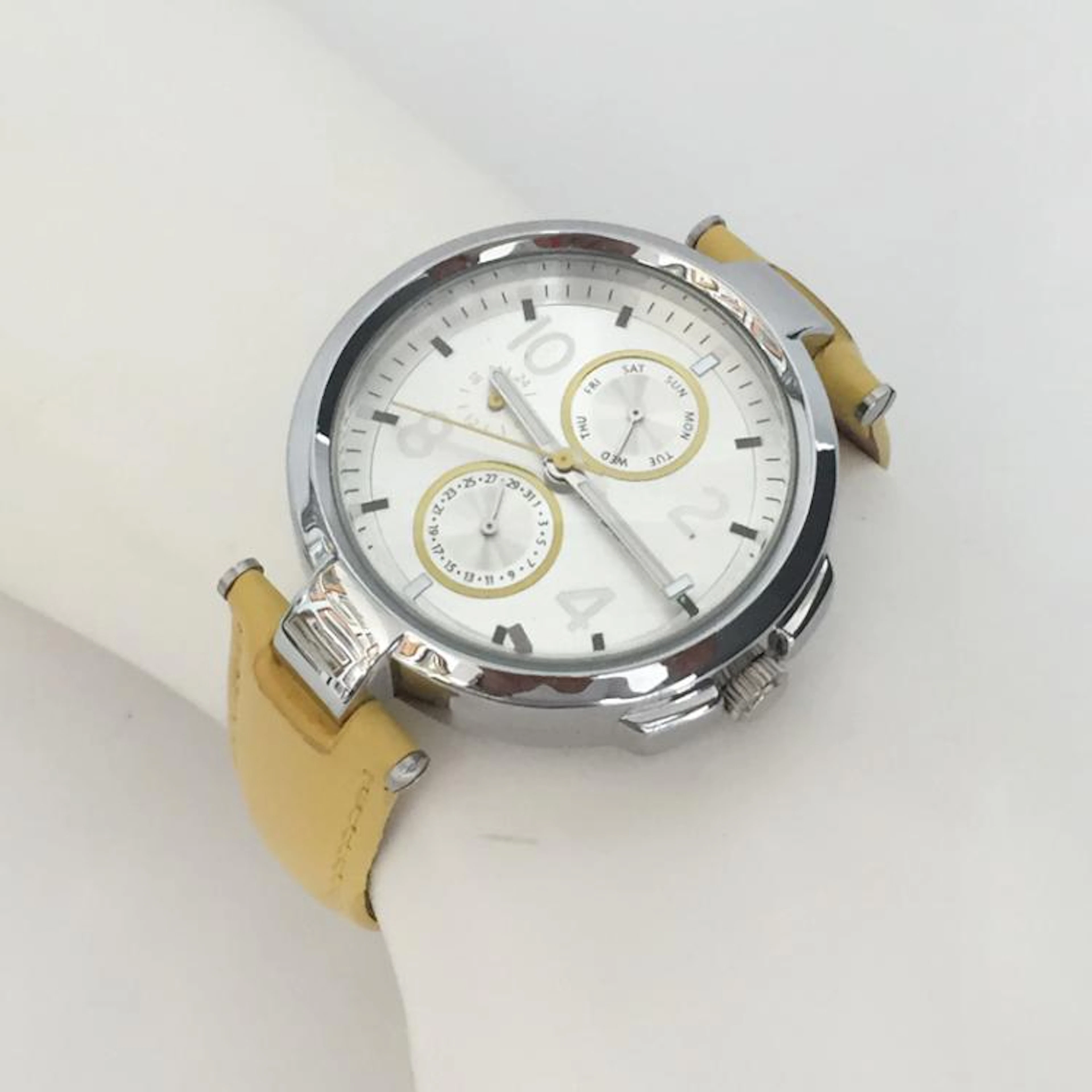 Liz Claiborne silver tone round ladies watch Chronograph...