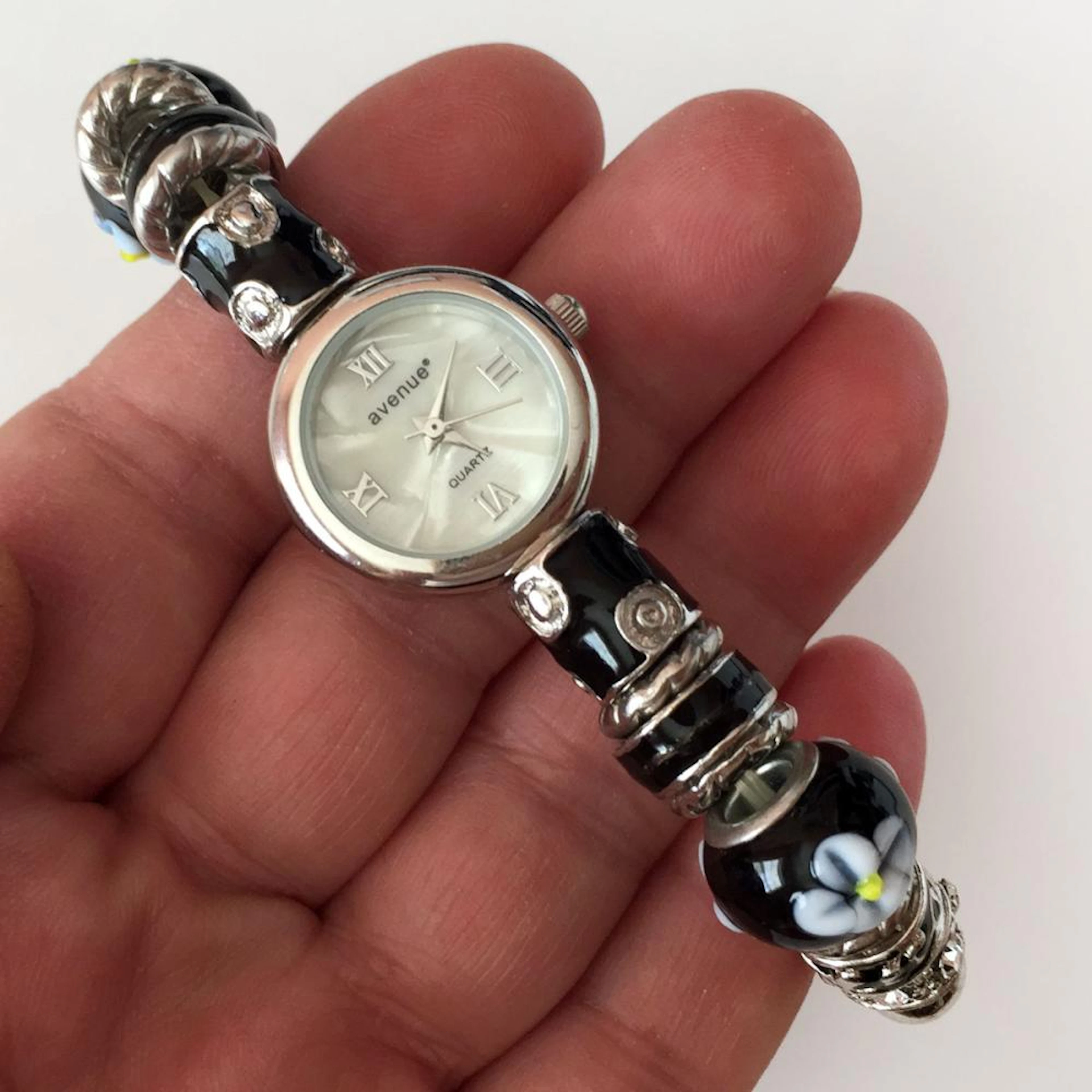 Silver tone Avenue AV0777 quartz watch with stretch bead band