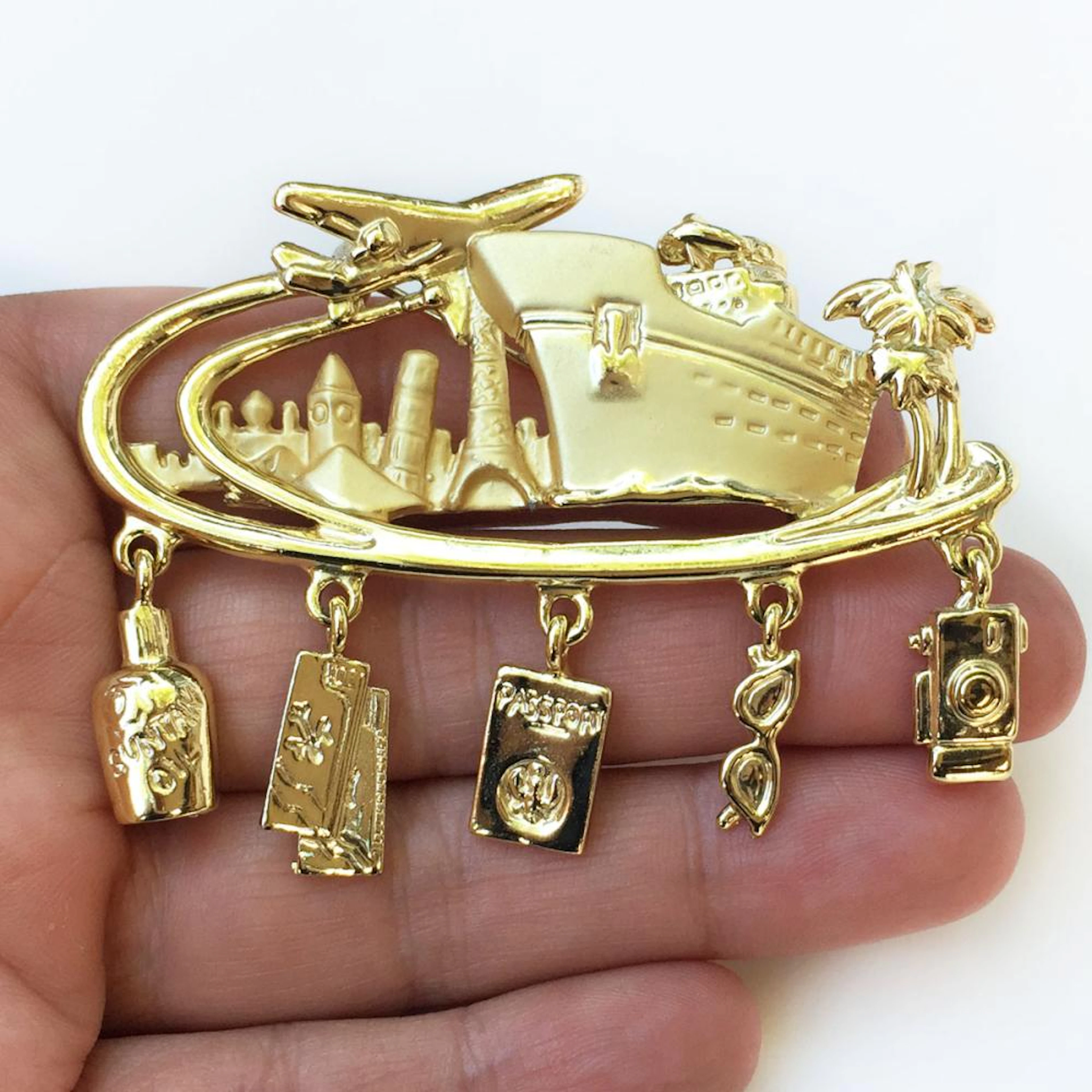 DANECRAFT: Vintage gold tone matte and shiny finish...