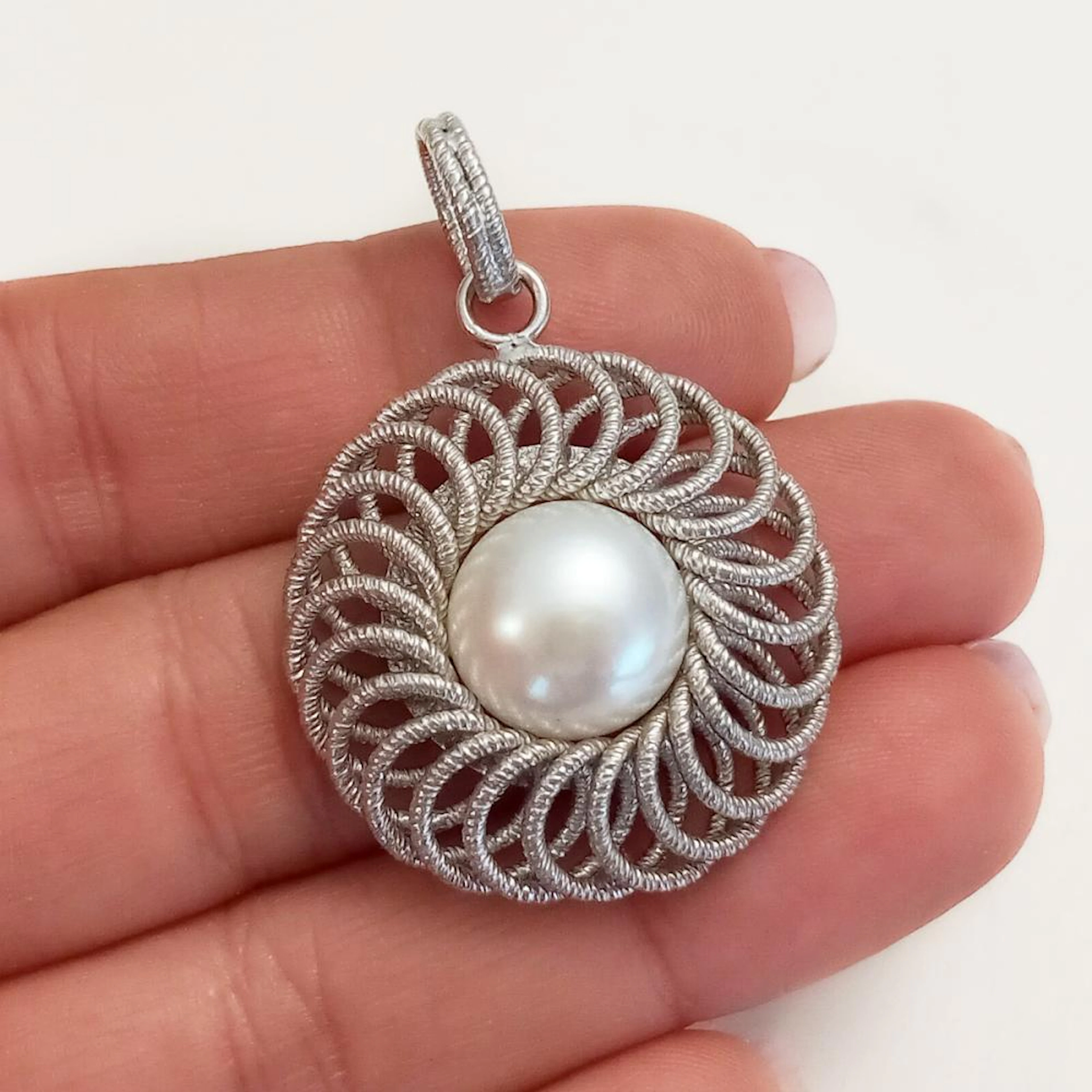 Sterling silver textured finish white button pearl pendant