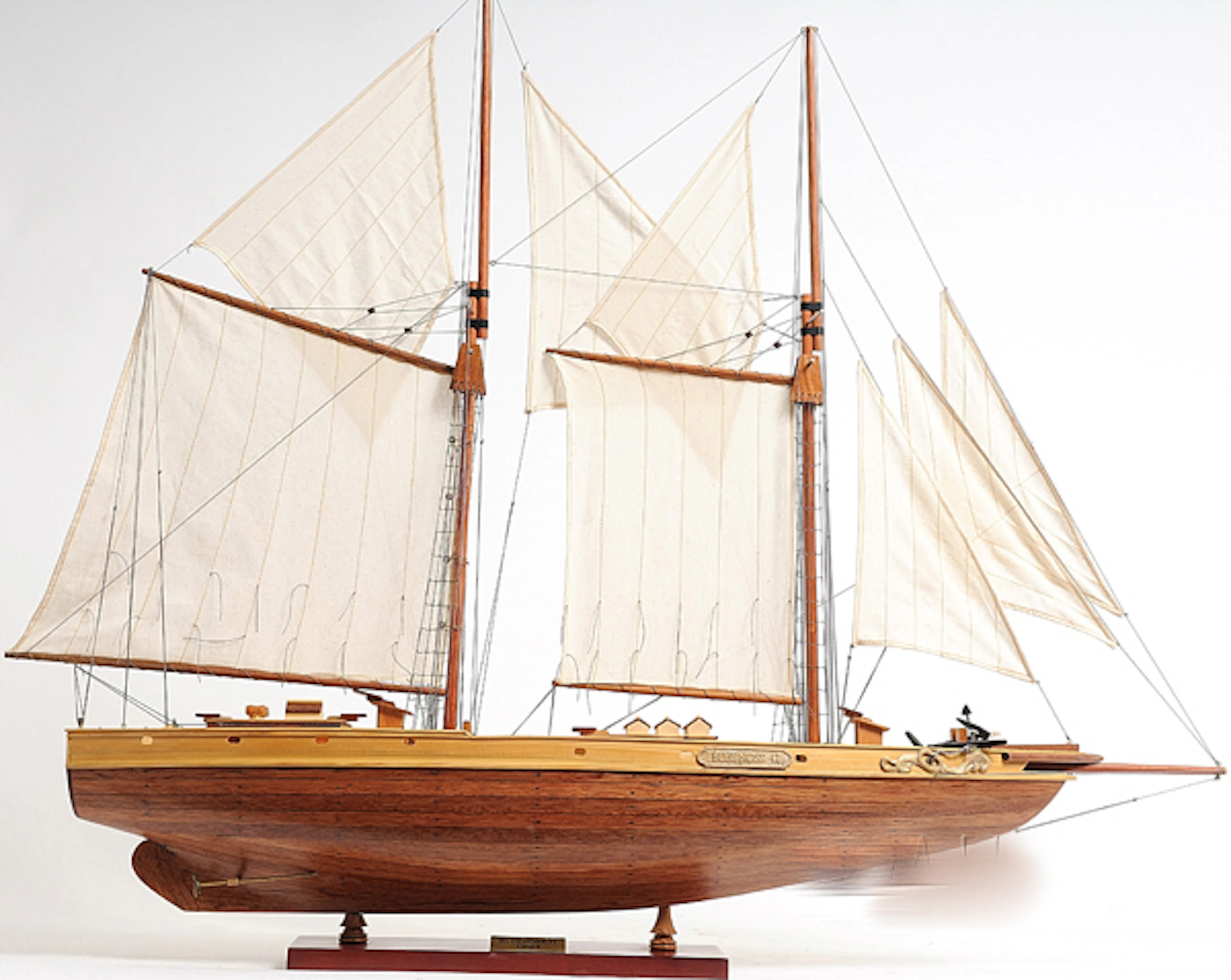 HAND MADE WOODEN Bluenose II L Schooner W/COA