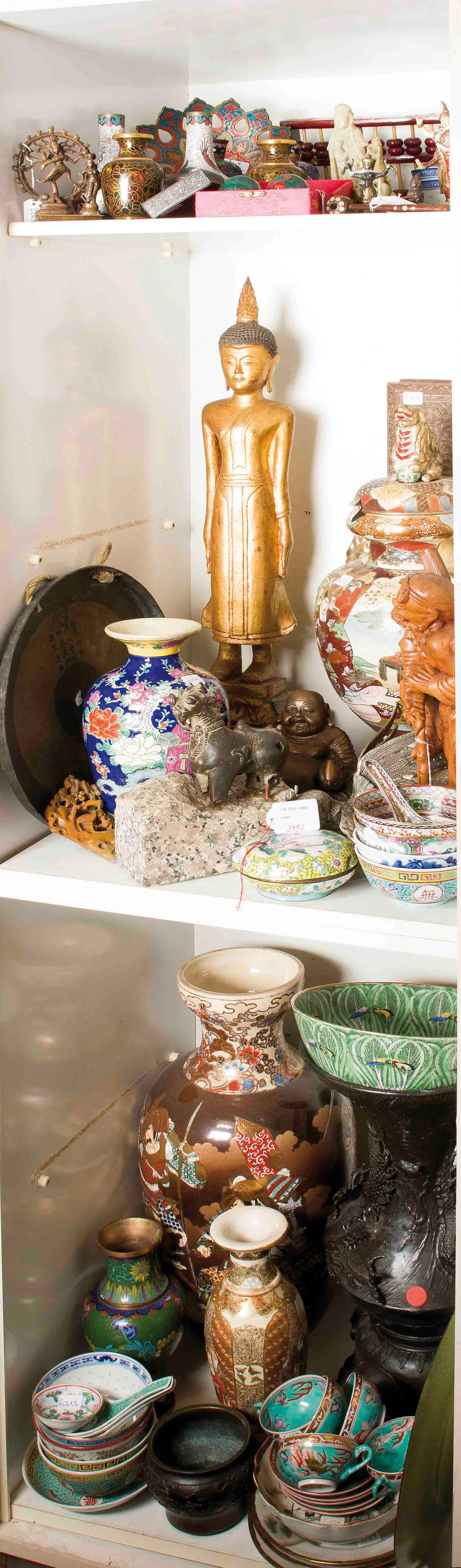 Großes Konvolut asiatische Kunst, ca