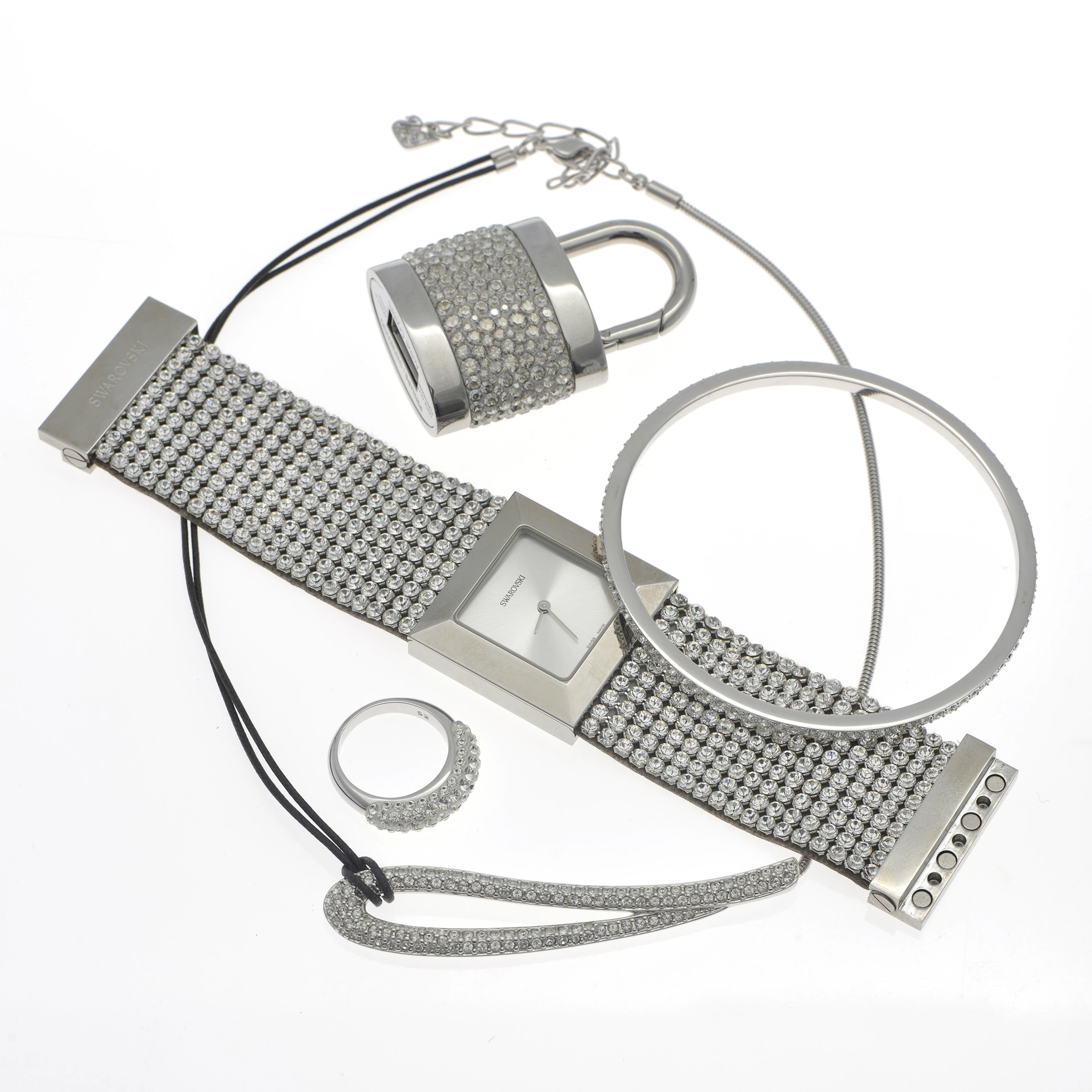 Swarovski@ lot de bijoux en métal et cristaux comprenant 1 montre