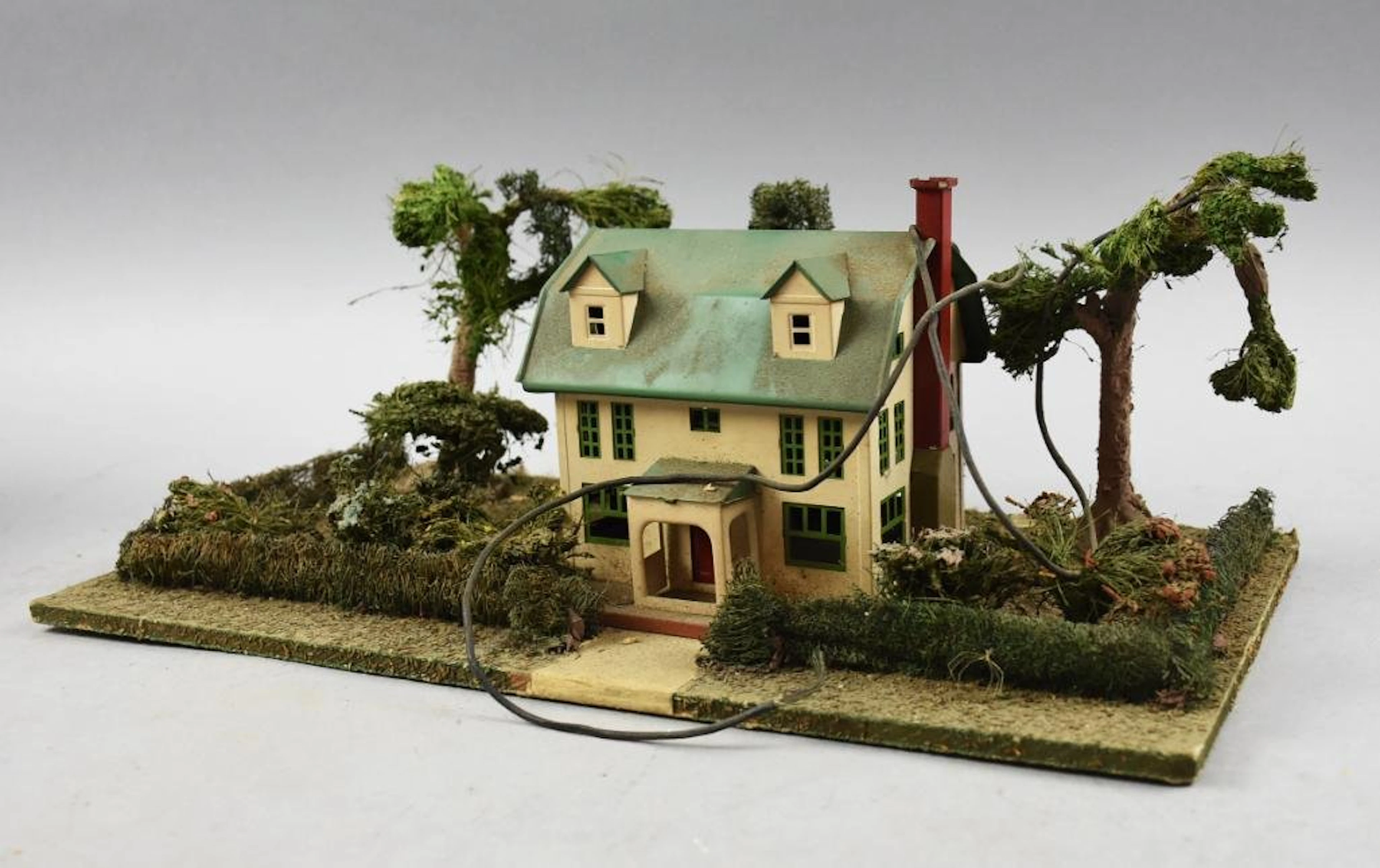 Pre-War Lionel No. 912 & No. 189 Villa, Original Box
