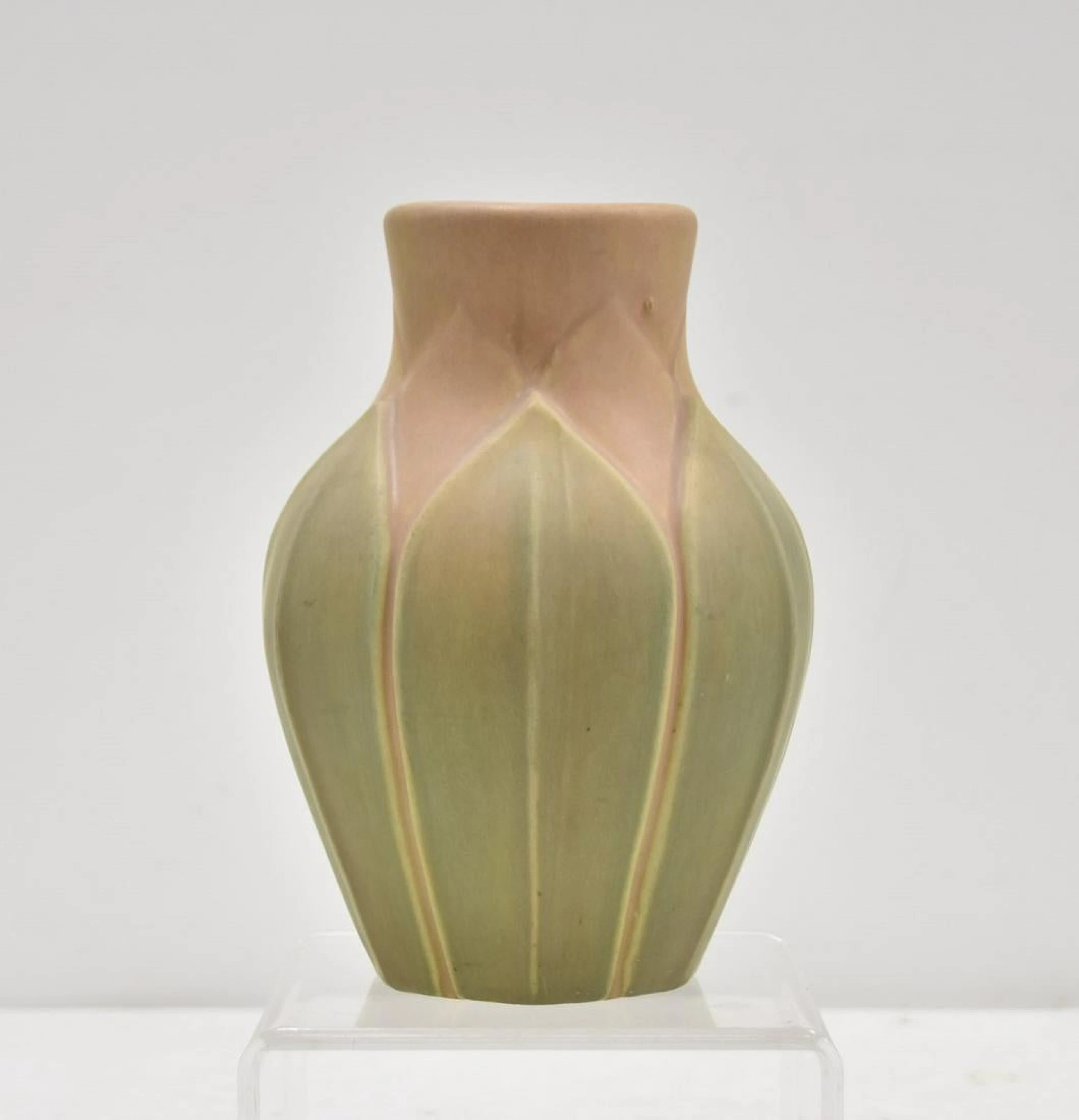 8" ROSEVILLE EARLY VELMOSS VASE