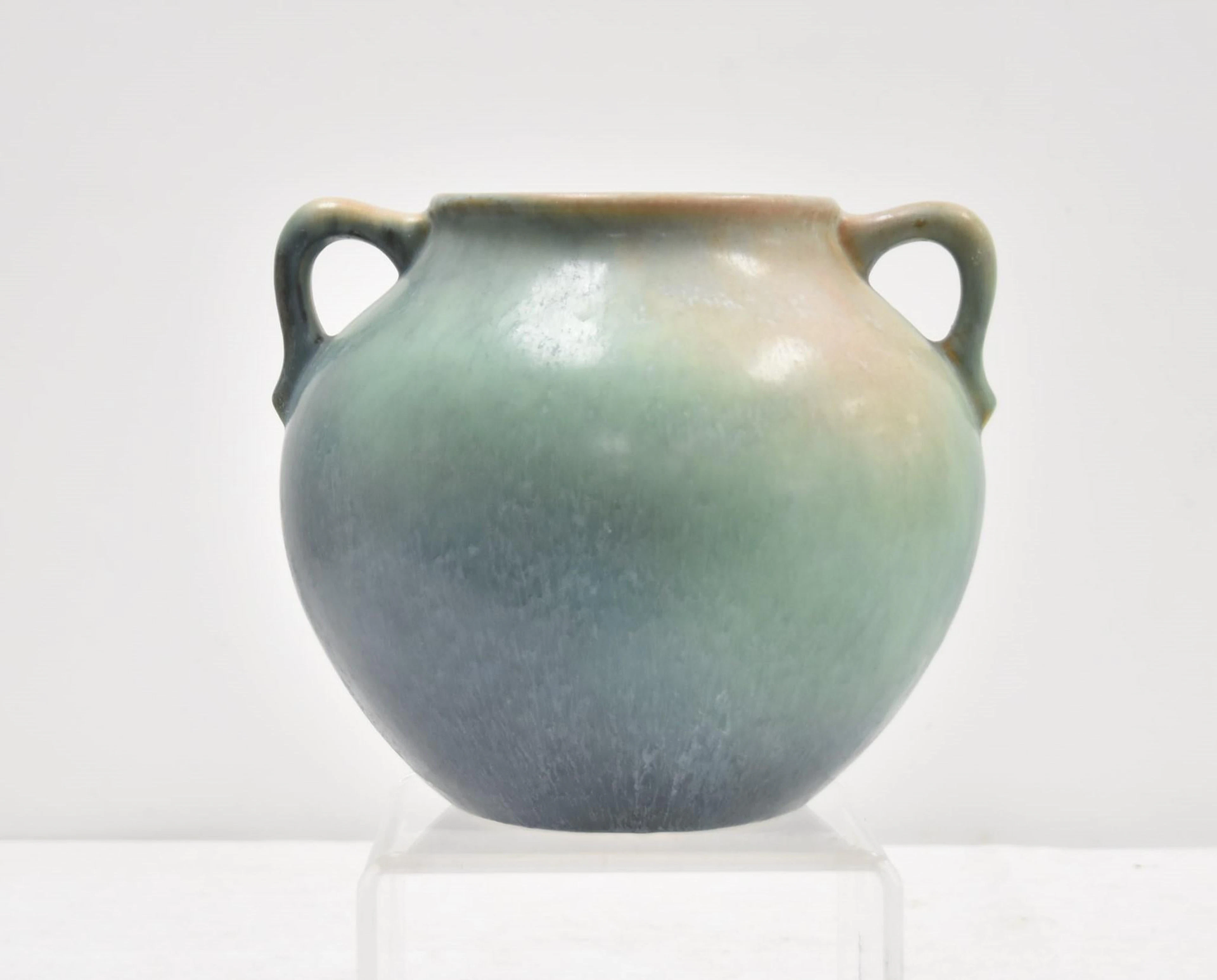ROSEVILLE "EARLAM" DOUBLE HANDLE VASE