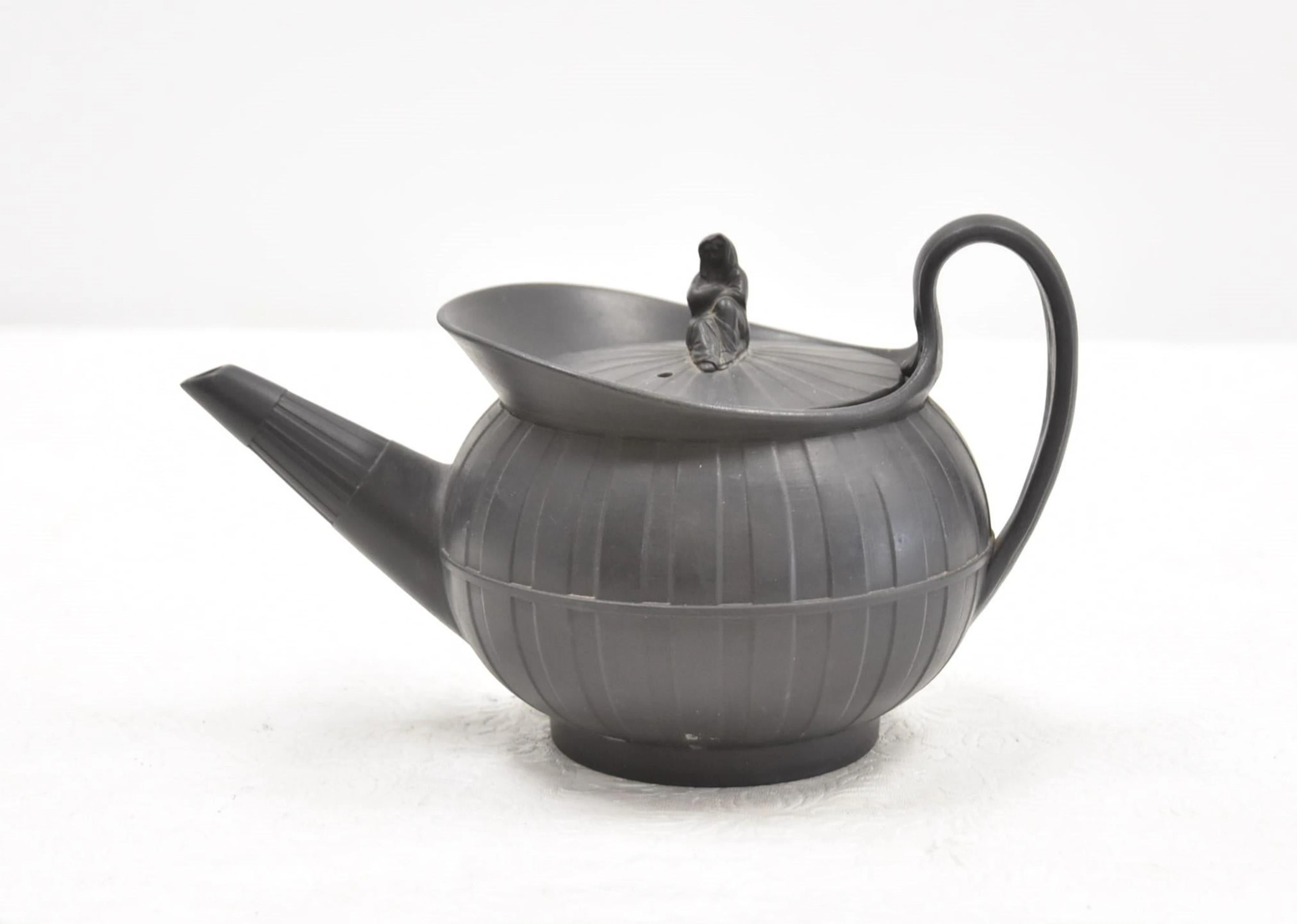 WEDGWOOD BLACK BASALT TEA POT WITH