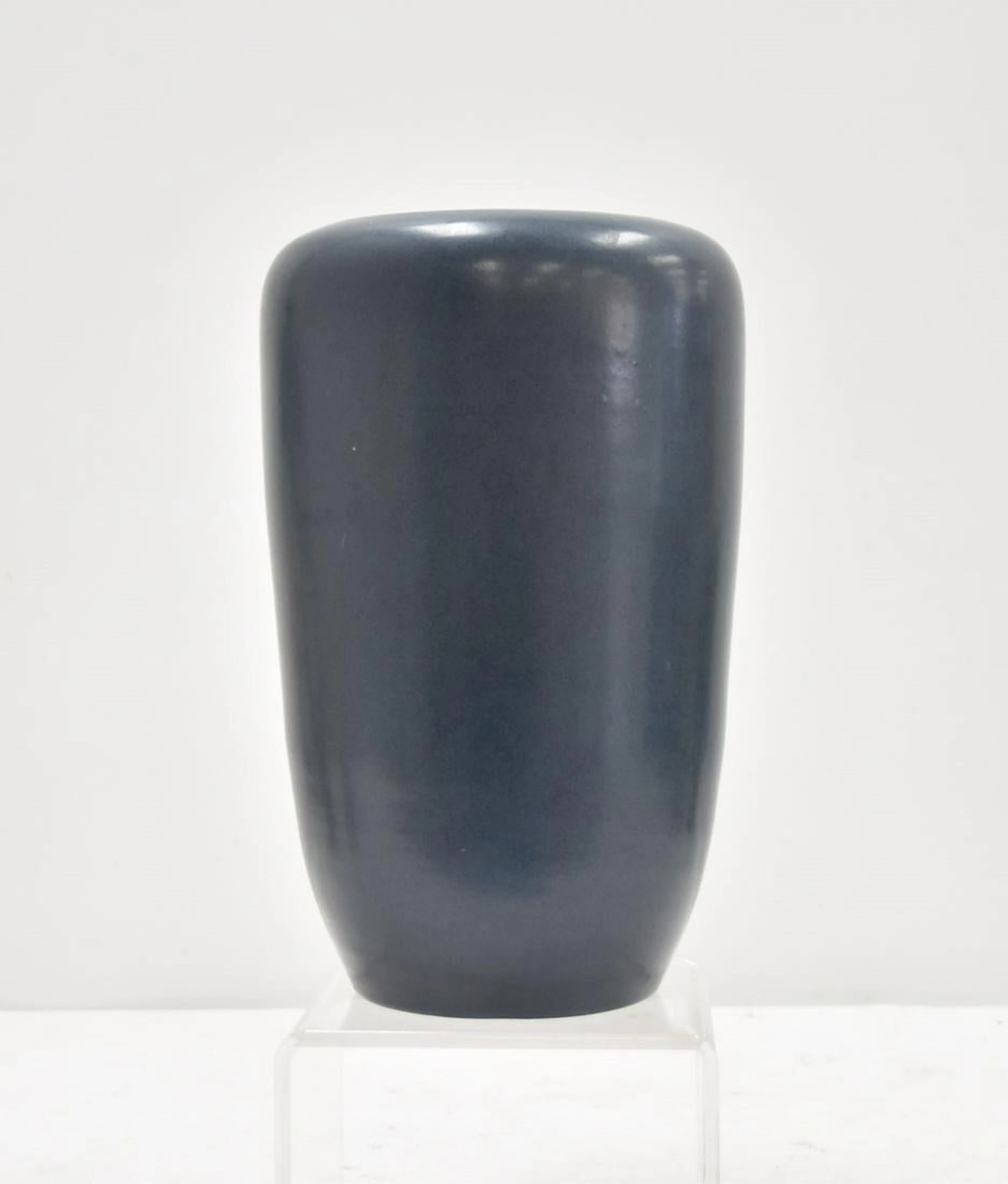 MARBLEHEAD POTTERY VASE