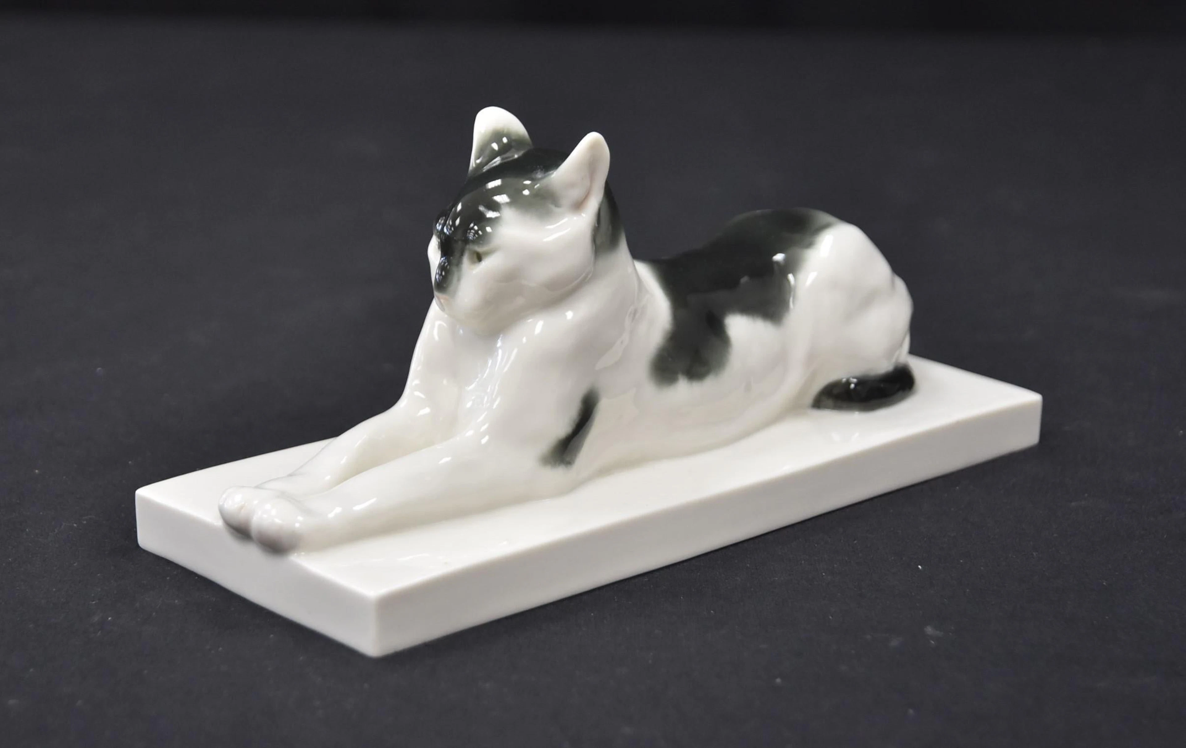 GERMAN SCHWARZBURGER PORCELAIN CAT