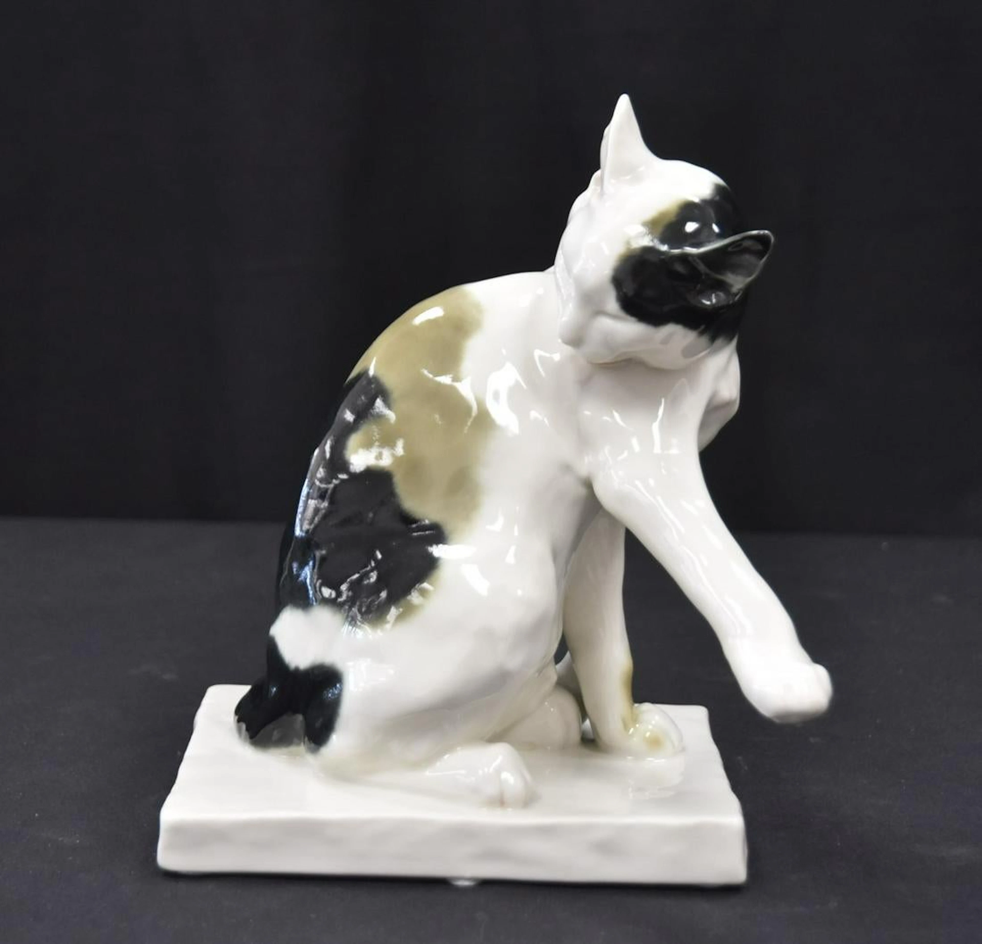 GERMAN SCHWARZBURGER PORCELAIN CAT