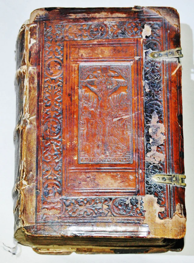 Early Printed 1576 Bible New Testament in German