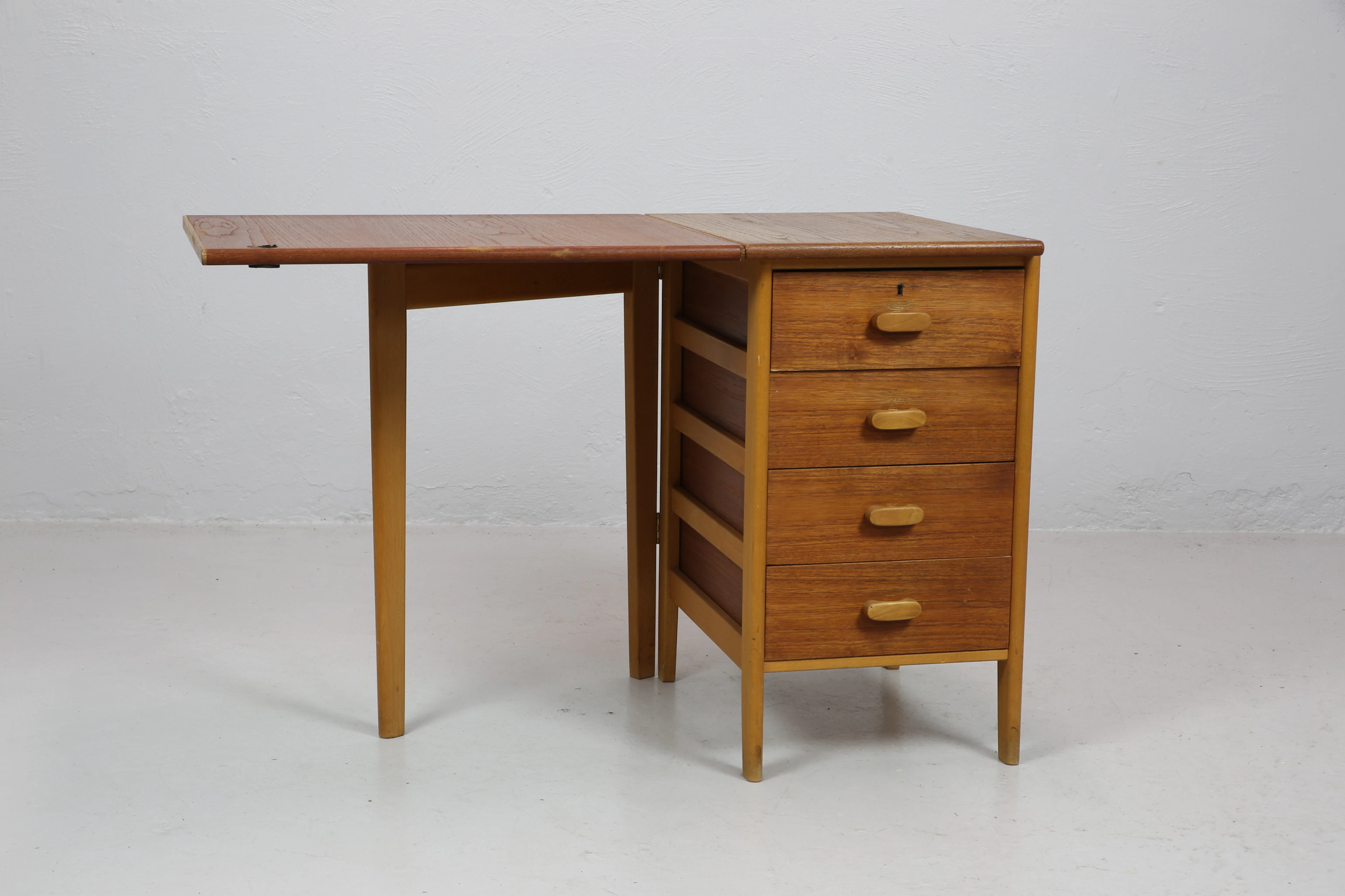 SKRIVBORD, med HURTS, teak