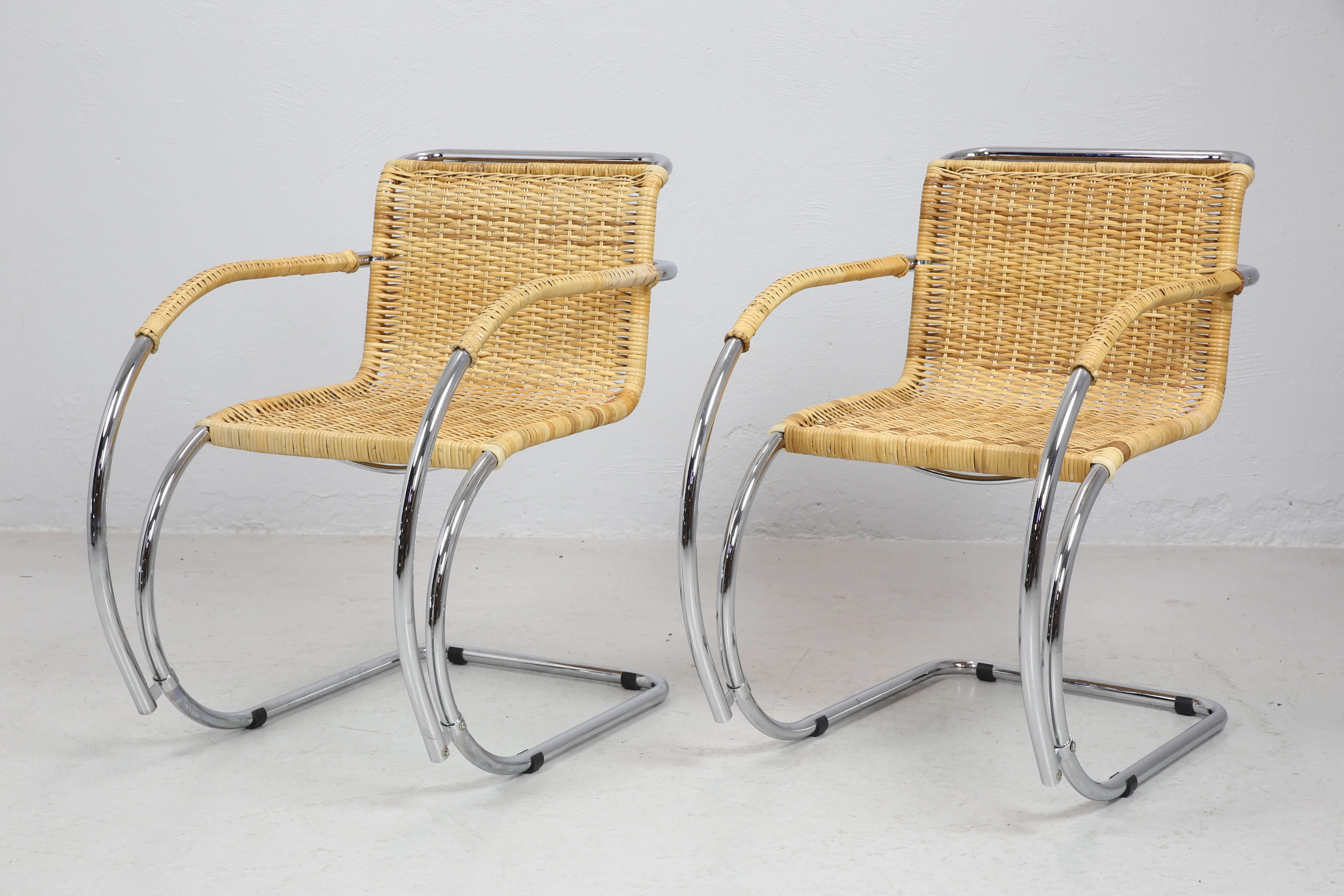 LUDWIG MIES VAN DER ROHE, kopia efter, karmstolar, ett par, 1980/1990-tal
