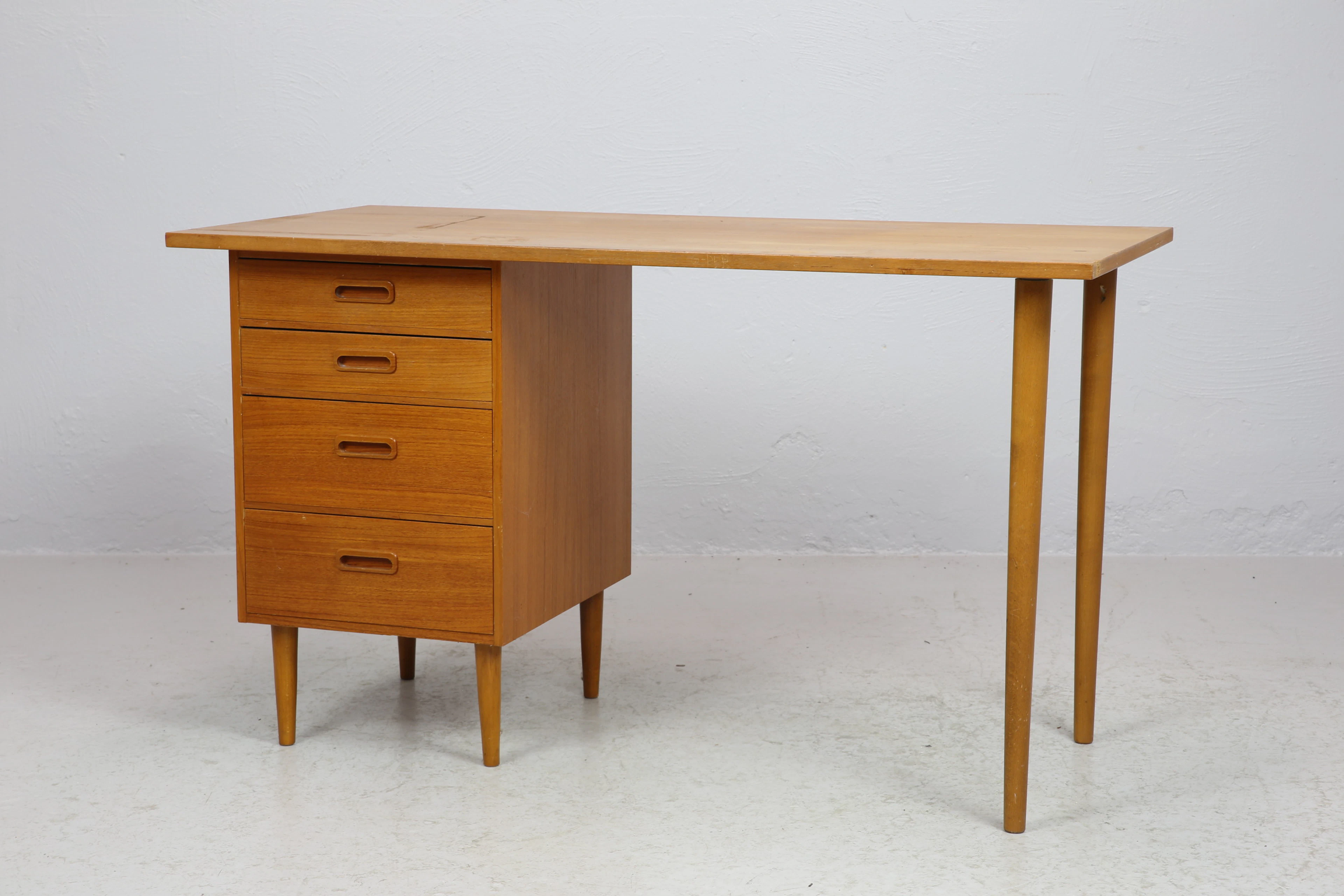 SKRIVBORD, teak, 1950/1960-tal