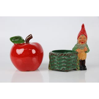 ROLF BERG, figurin, äpple, Torshälla samt figurin/kruka, Tyskland