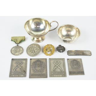 BÄGARE, punschmugg, samt medaljer, silver, ca 263 g