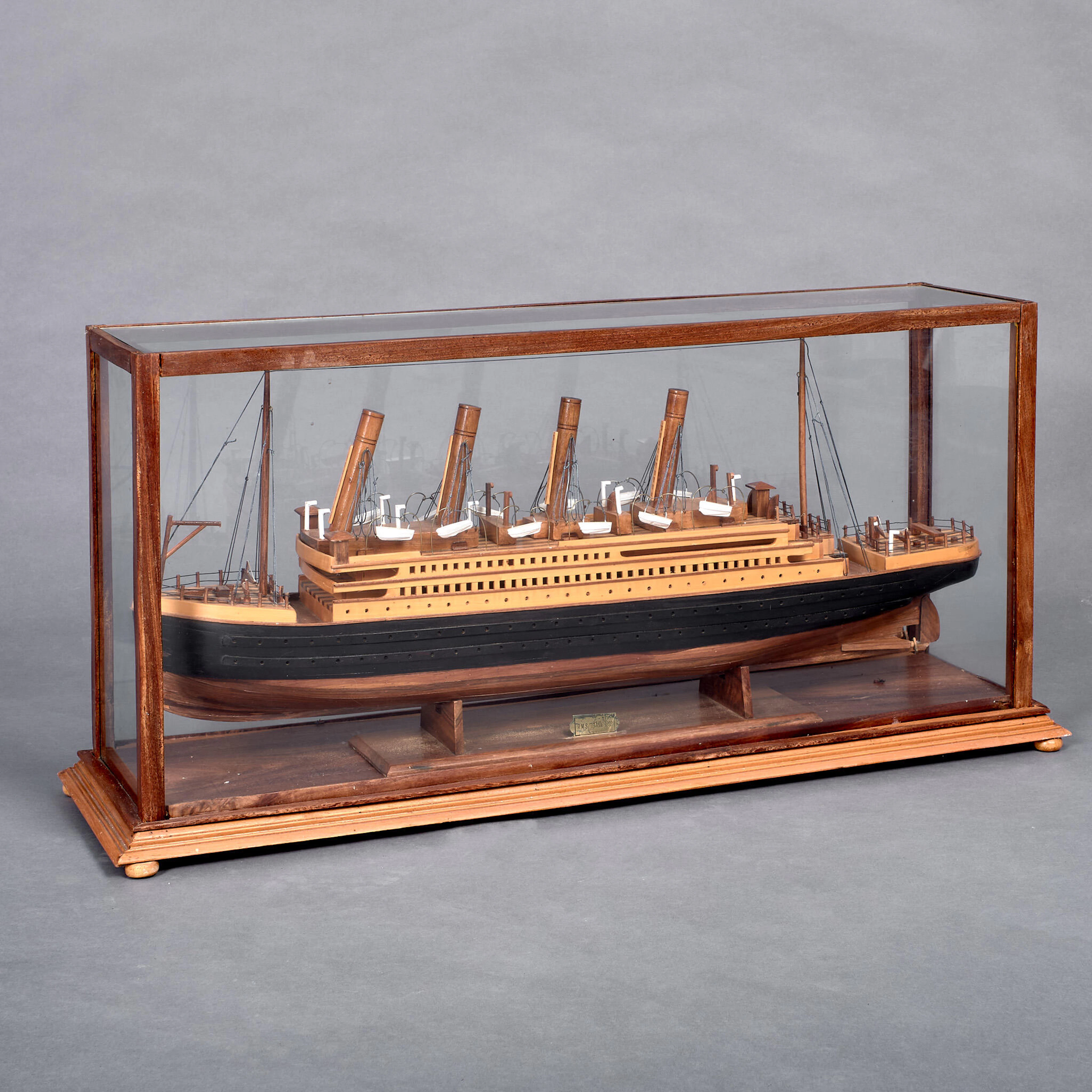 FARTYGSMODELL. RMS/Titanic.