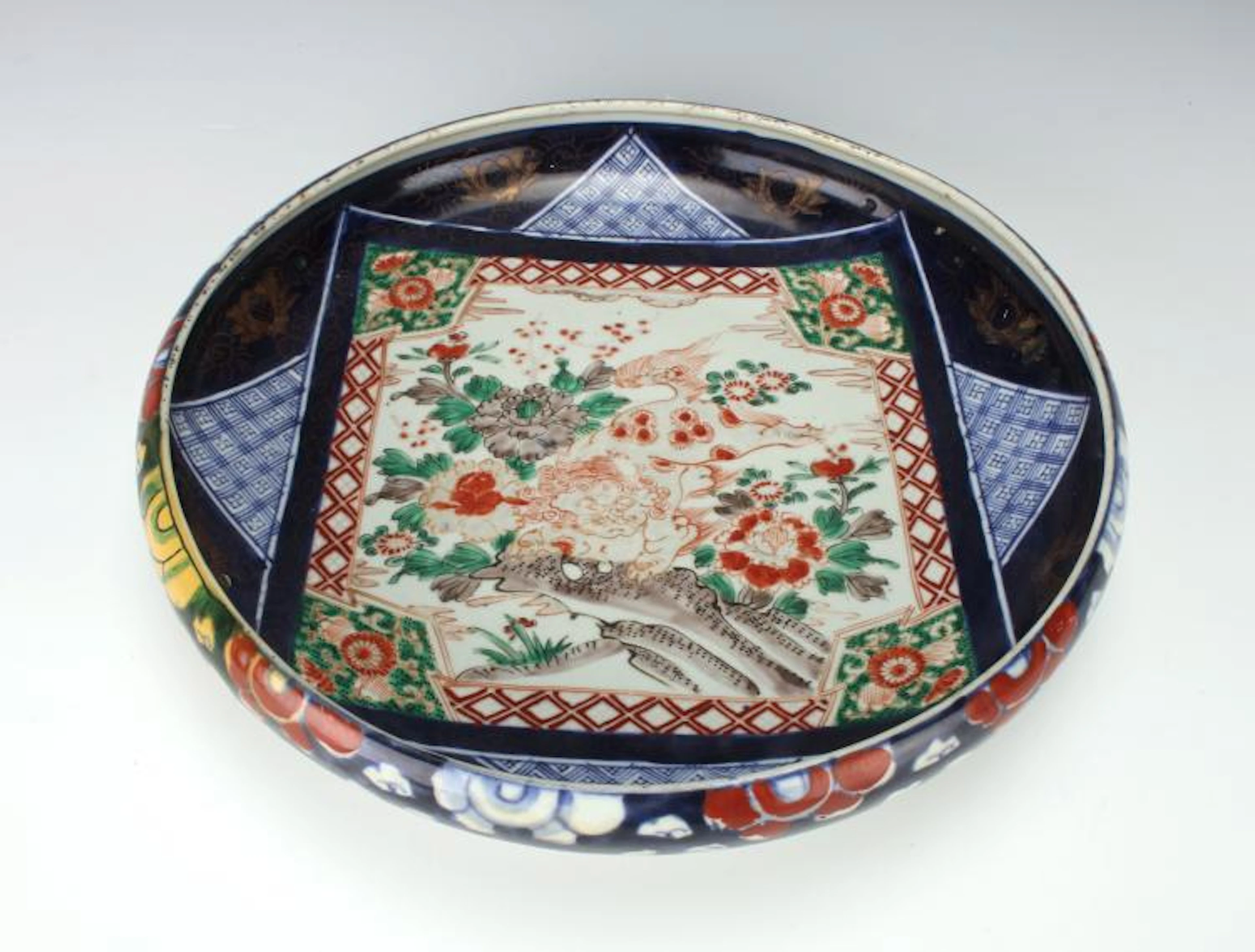 LARGE BOWL WITH FOO BEAST & FLOWERS
