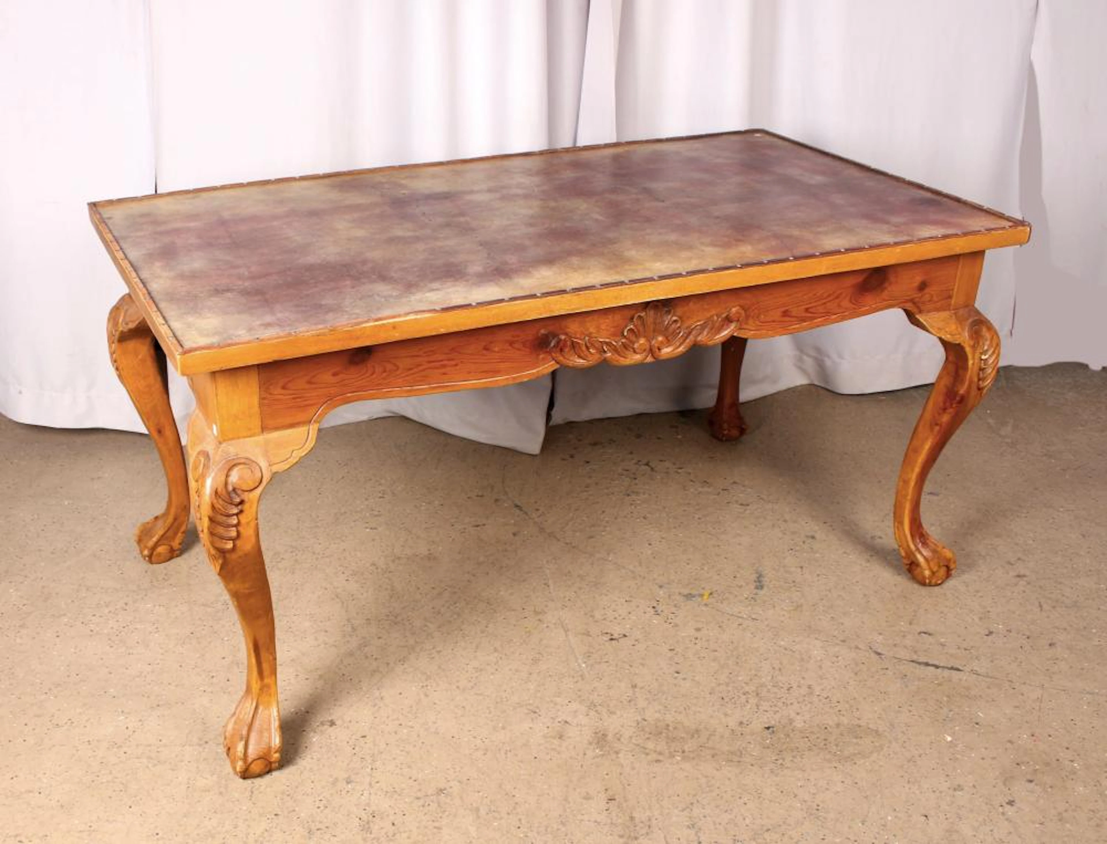 FINE WESTERN DINING TABLE