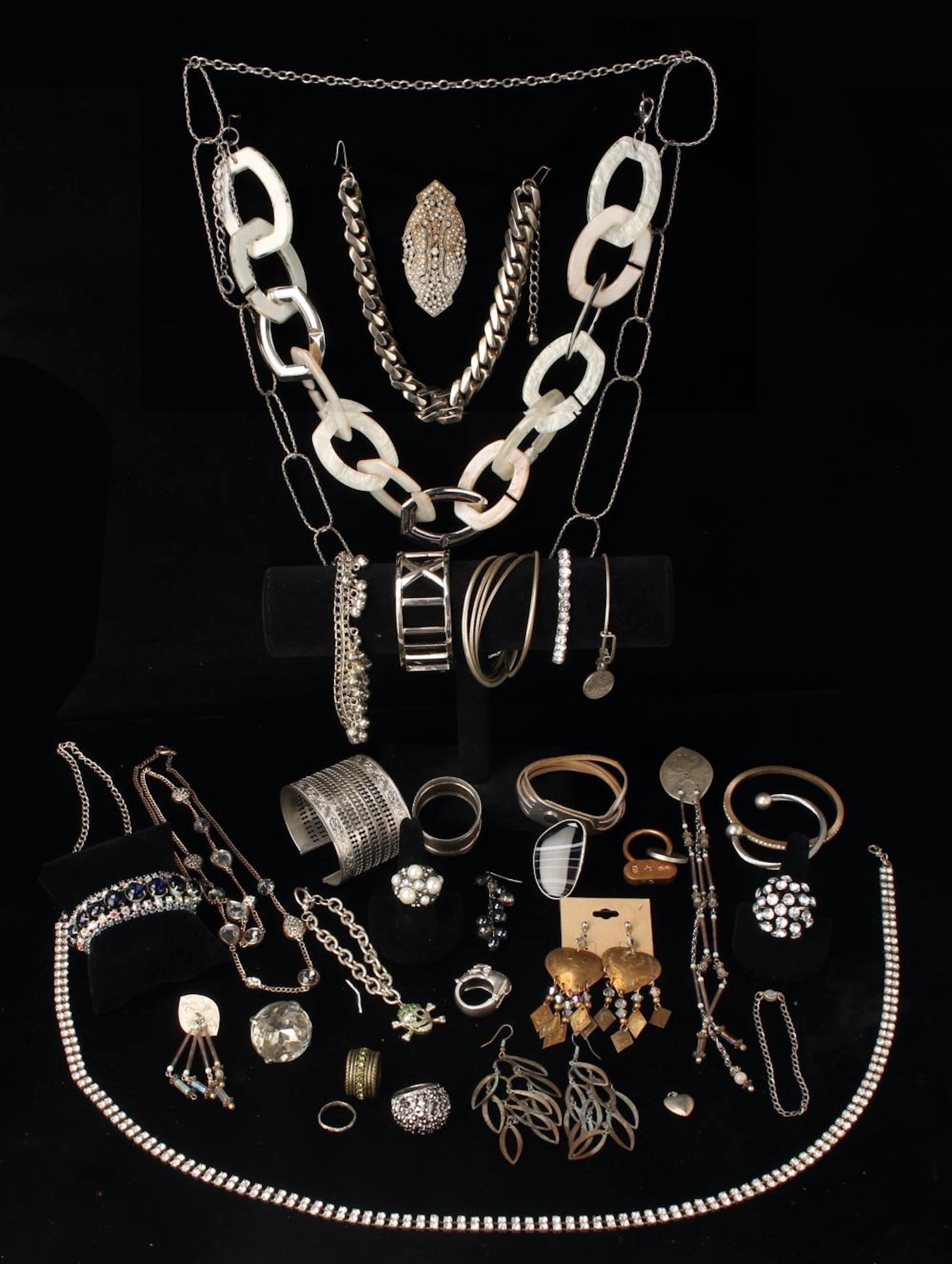 VINTAGE GLITZ & GLAMOUR COSTUME JEWELRY LOT