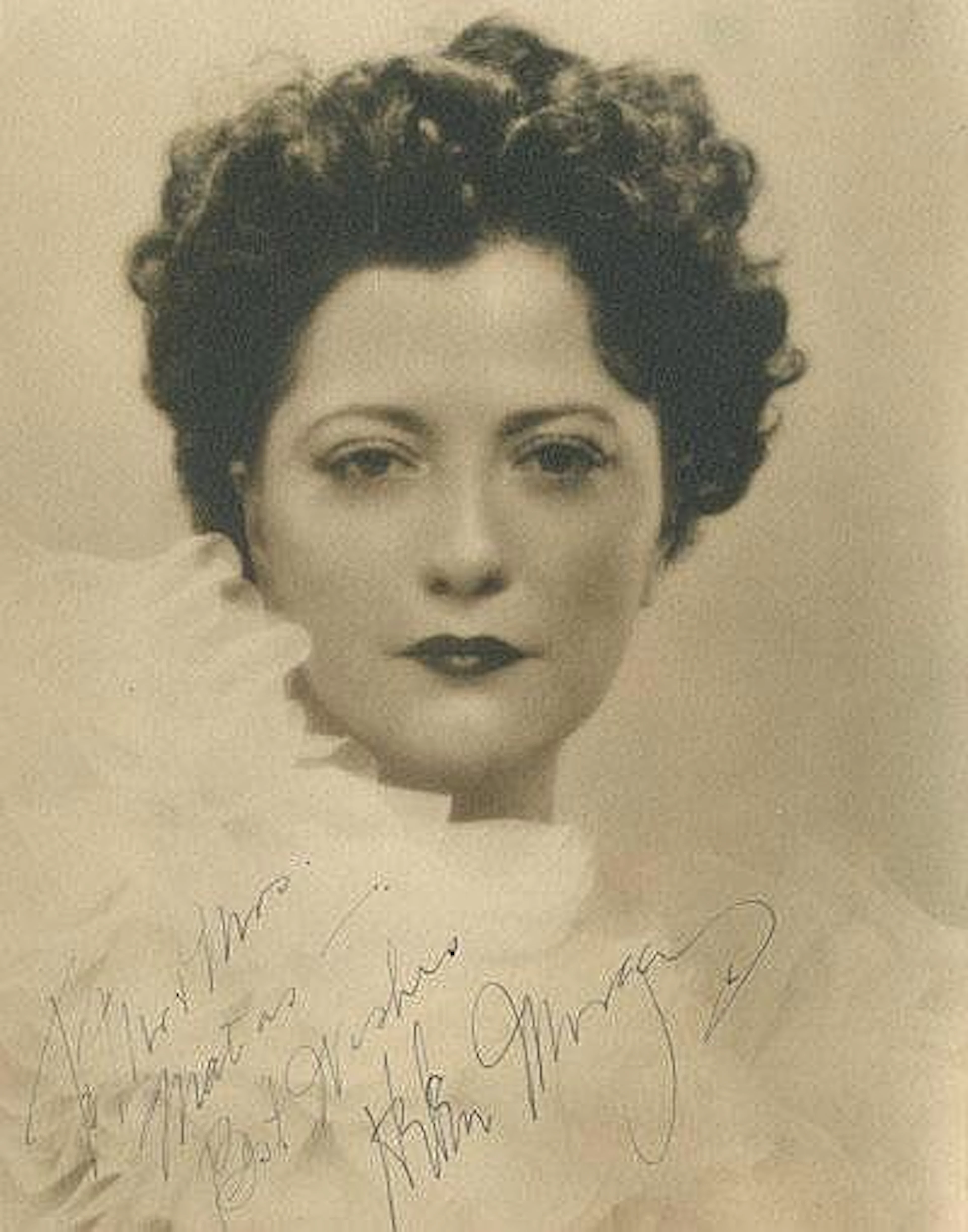 Autograph: ENTERTAINMENT: A collection of over 80