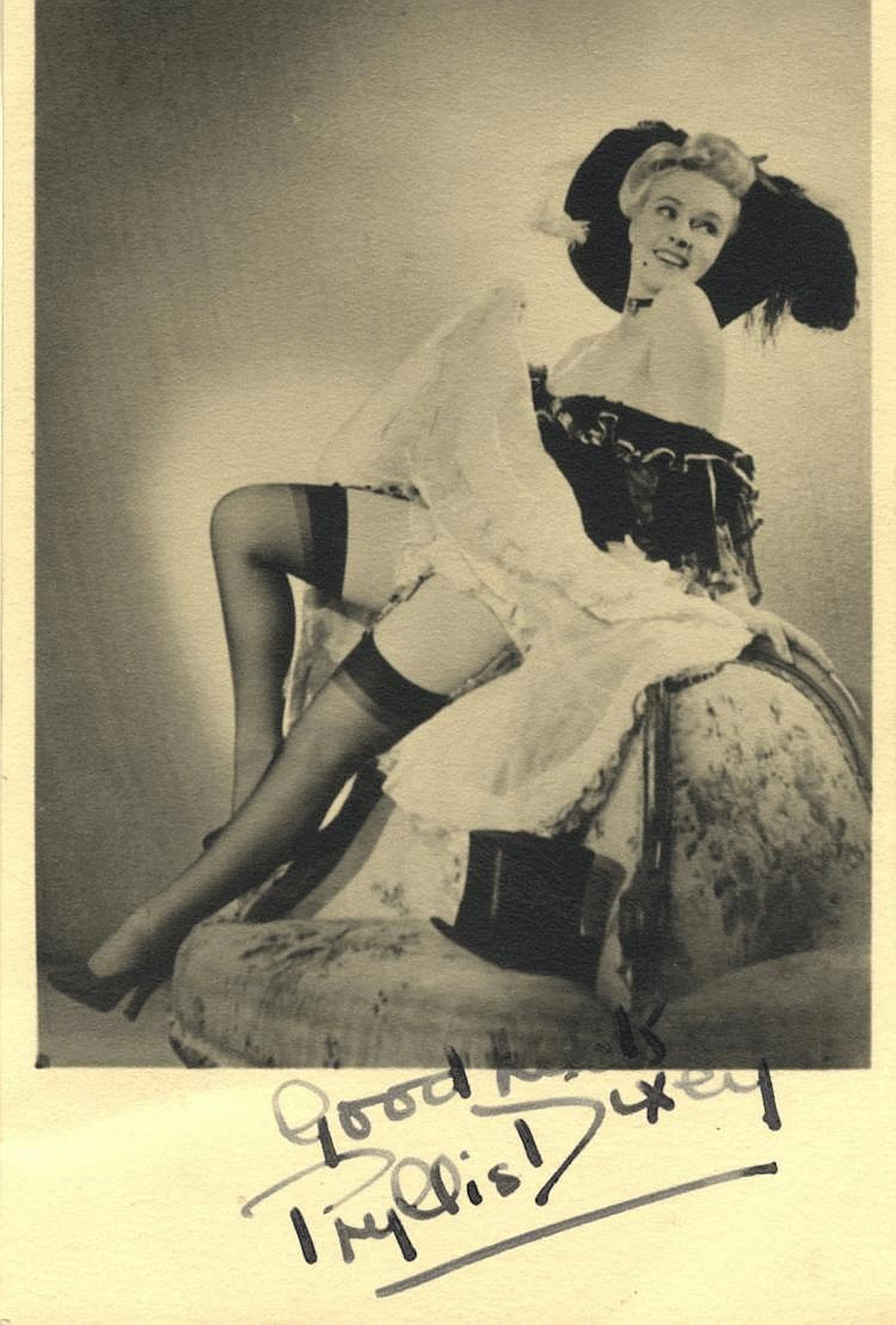 ACTRESSES: Selection of vintage signed postcard