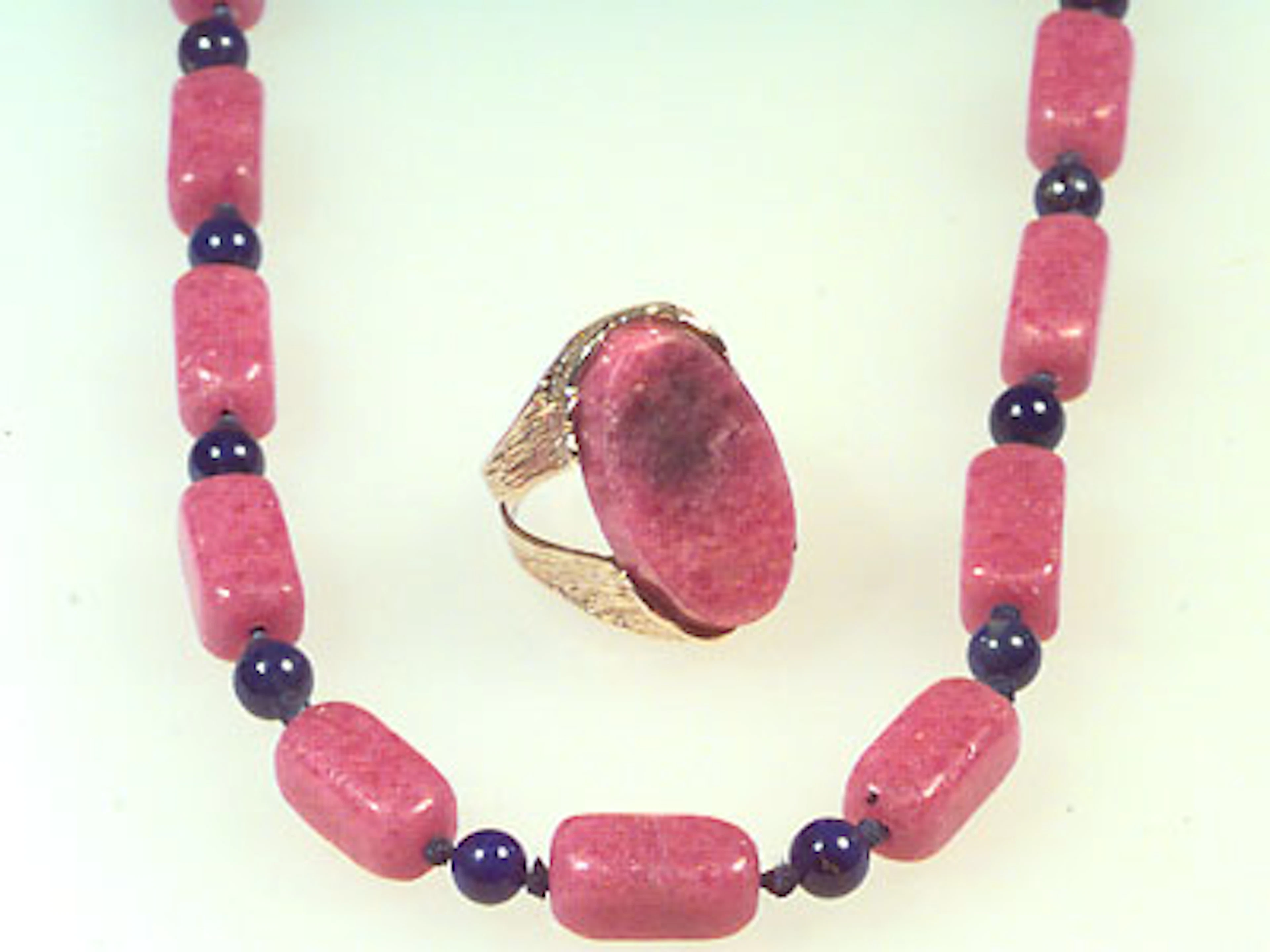 COLLIER