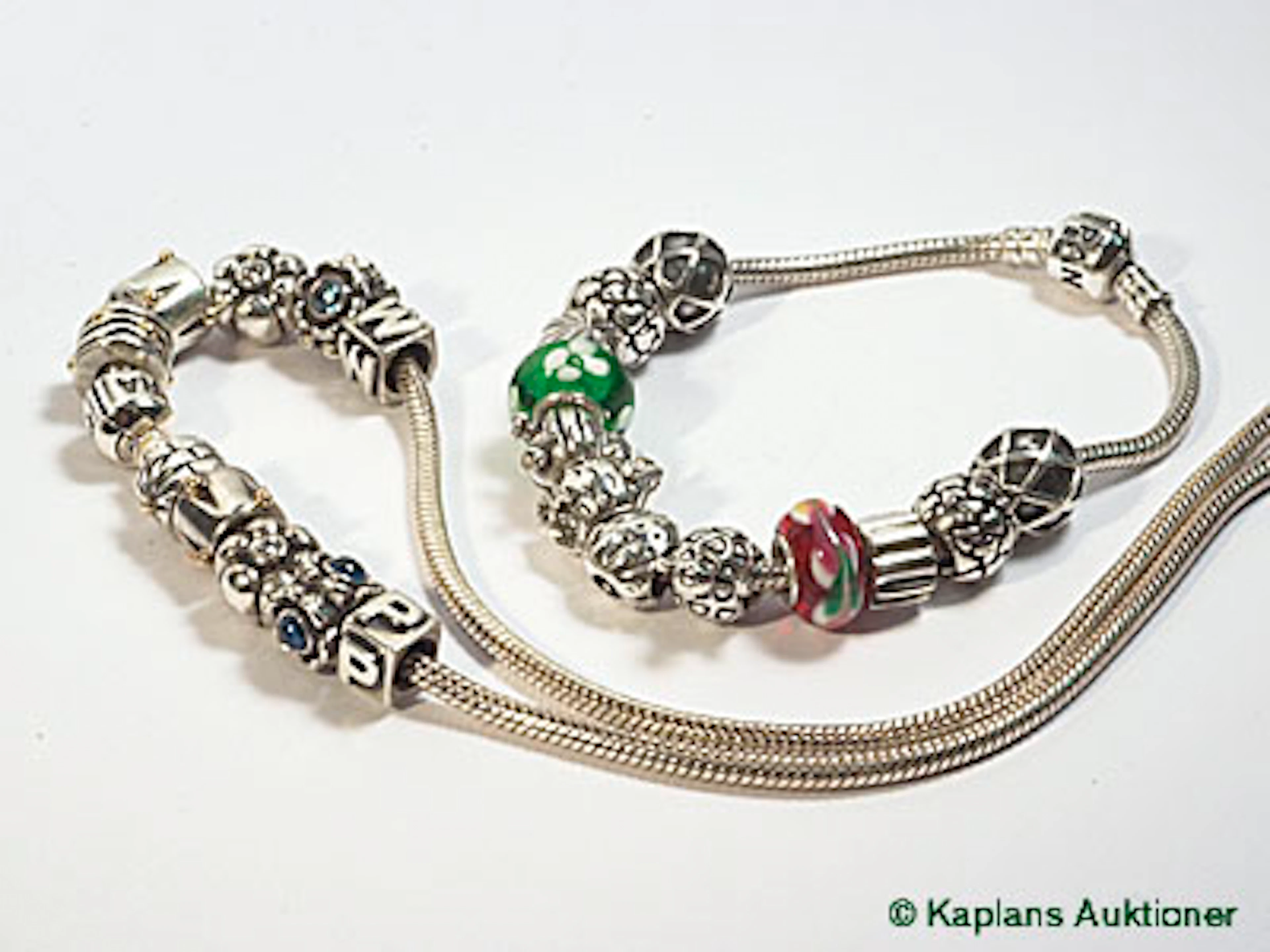 ARMBAND