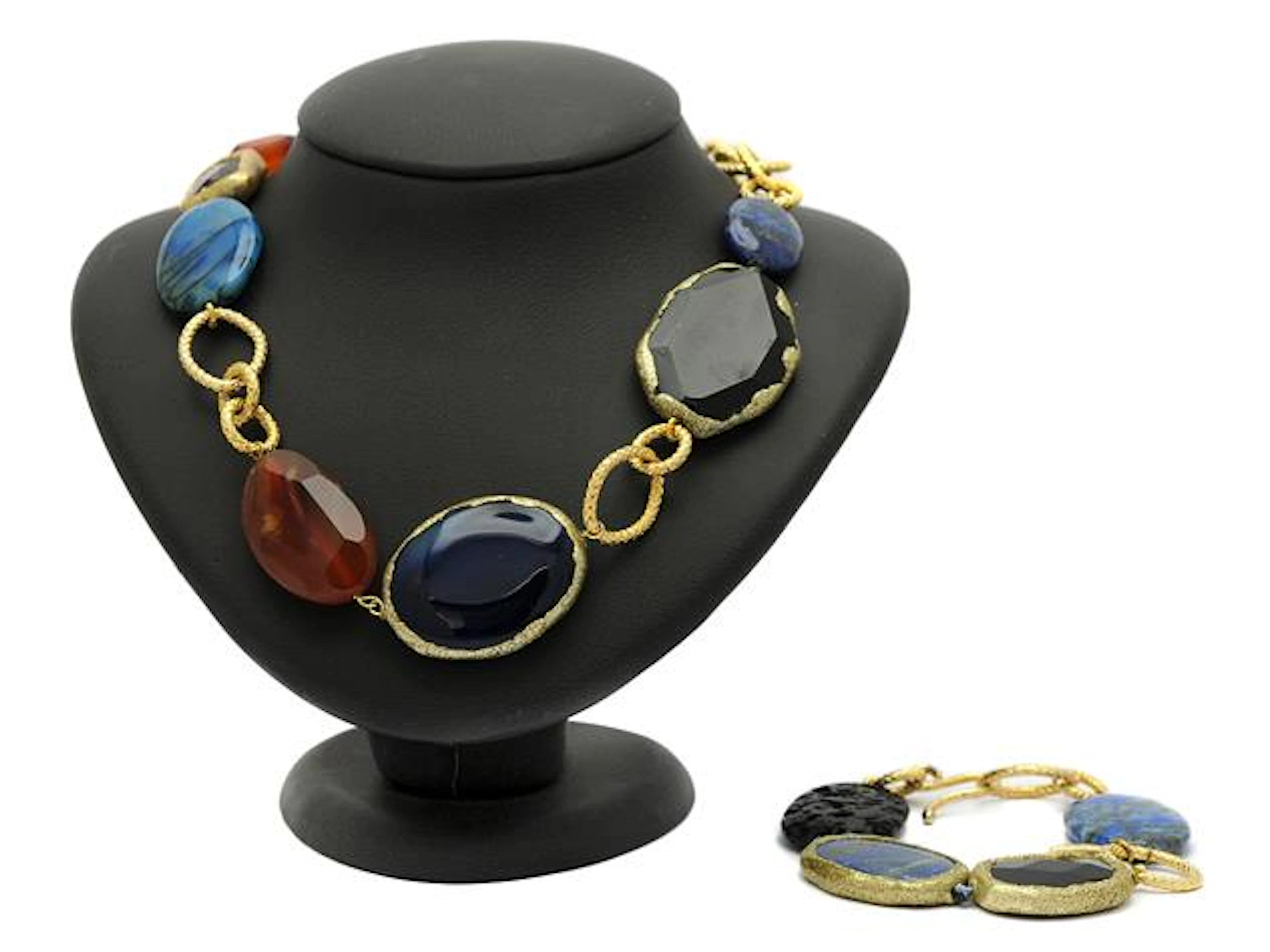 COLLIER