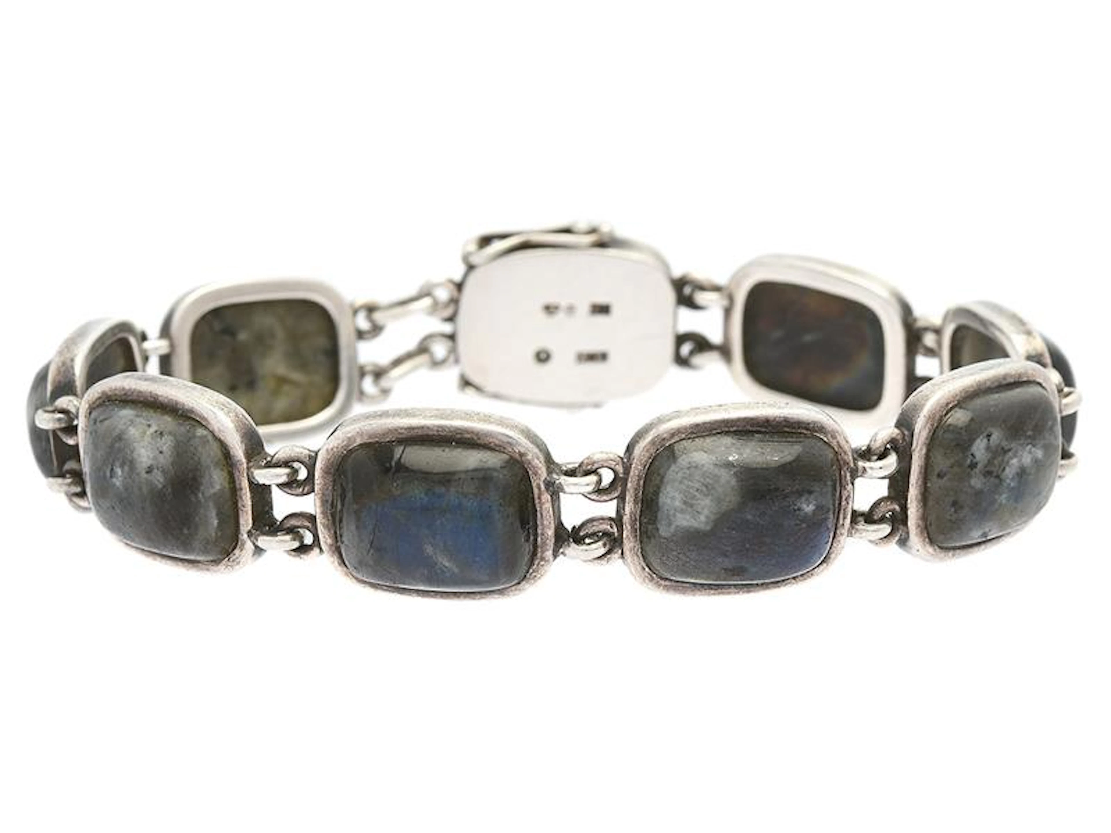 ARMBAND