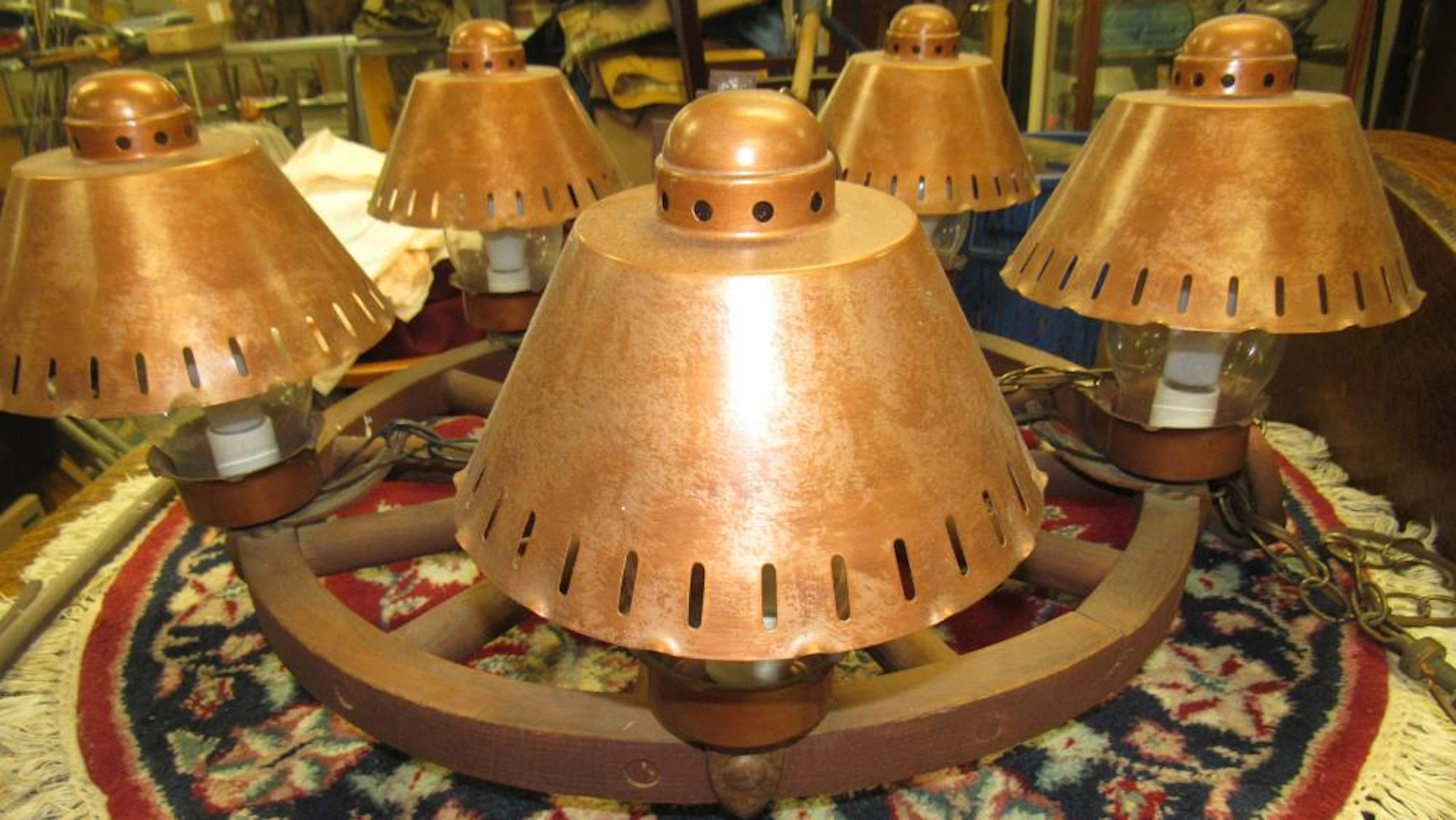 Vintage Wooden Western Wagon Wheel Ceiling Lamp Chandelier Glass Chimmeys